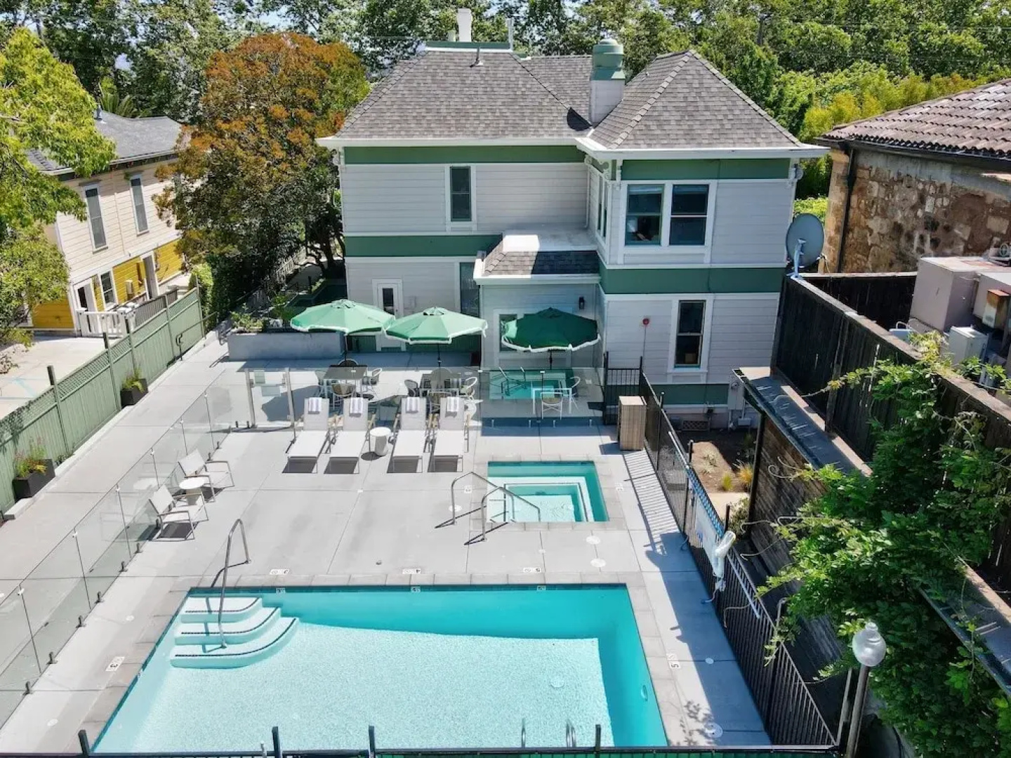 Hennessey House