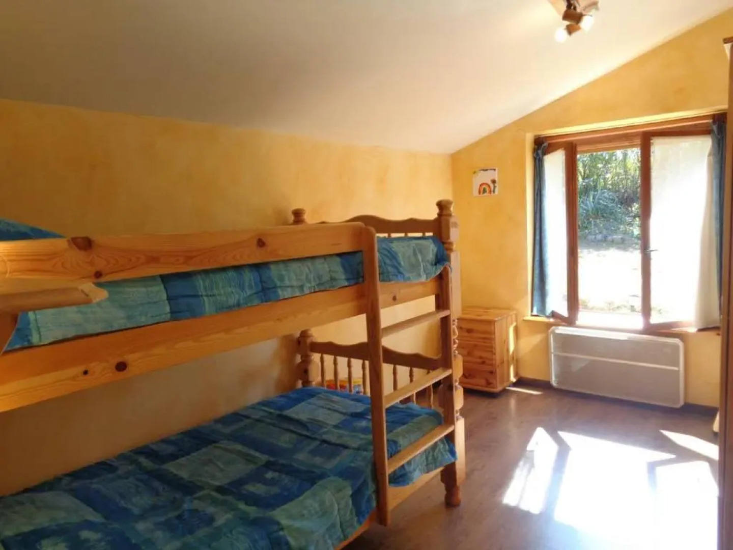 Gîte Saint-Haon-le-Châtel, 4 pièces, 6 personnes - FR-1-496-21