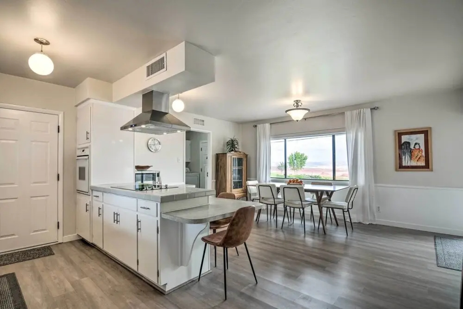 Lake Powell Views: Mid-century Home in Page