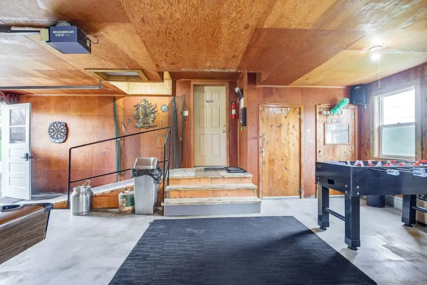 Algoma Retreat: Near Beach, Game Room, Yard