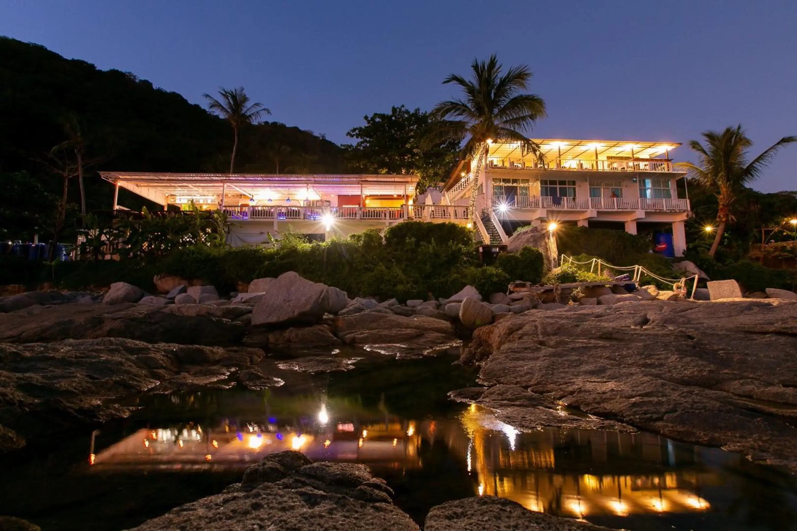 Naiharn On the Rock Resort