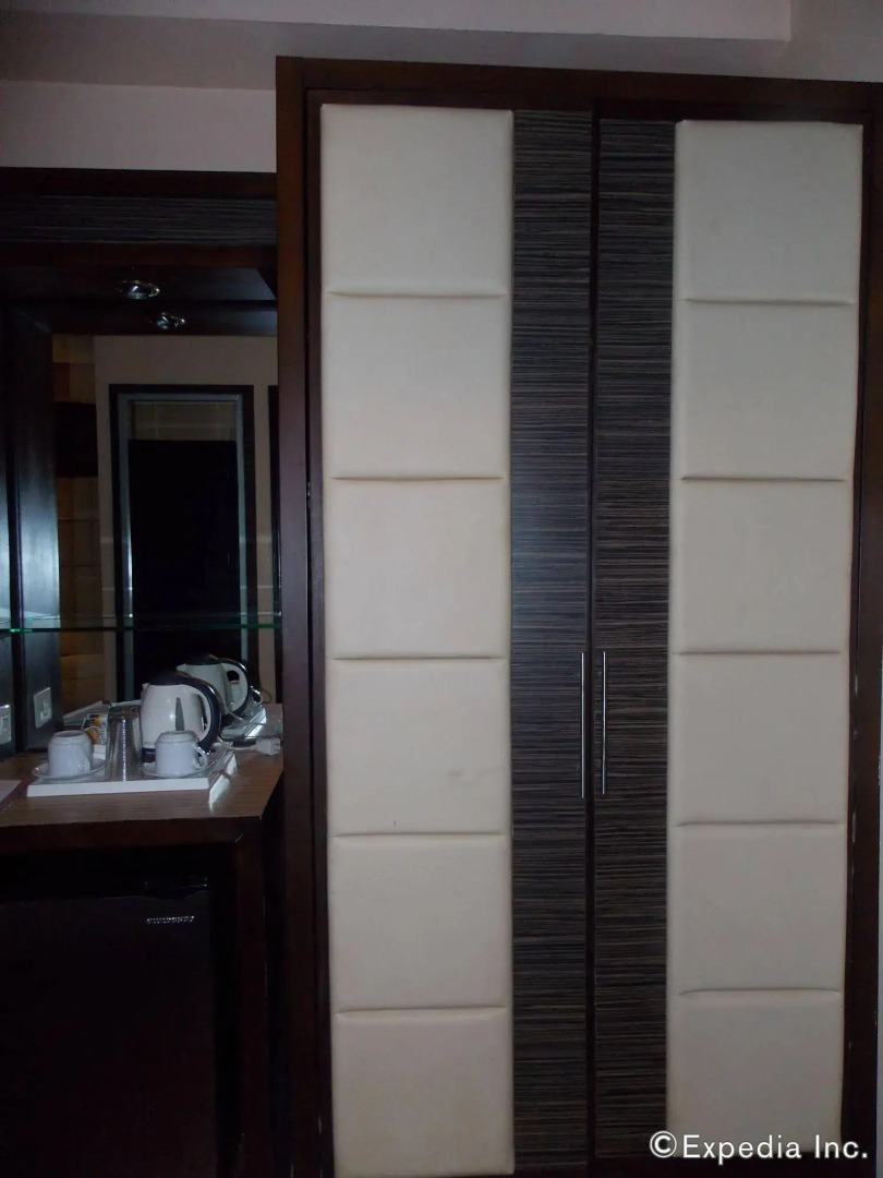 Planta Centro Bacolod Hotel & Residences