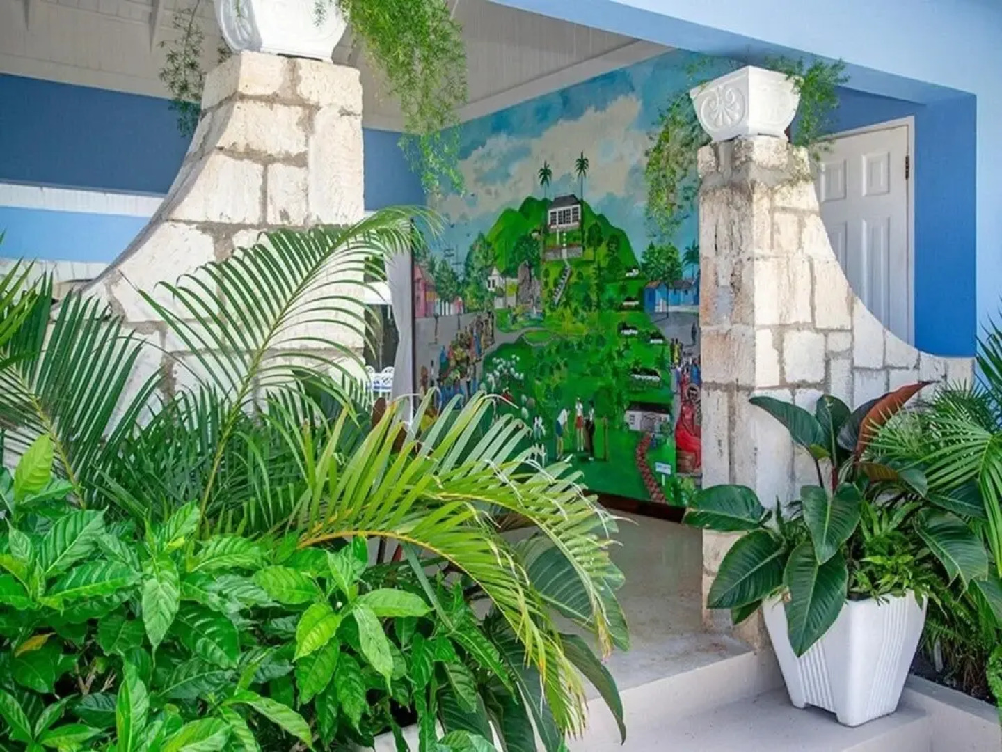 Sunny Vacation Villa 25