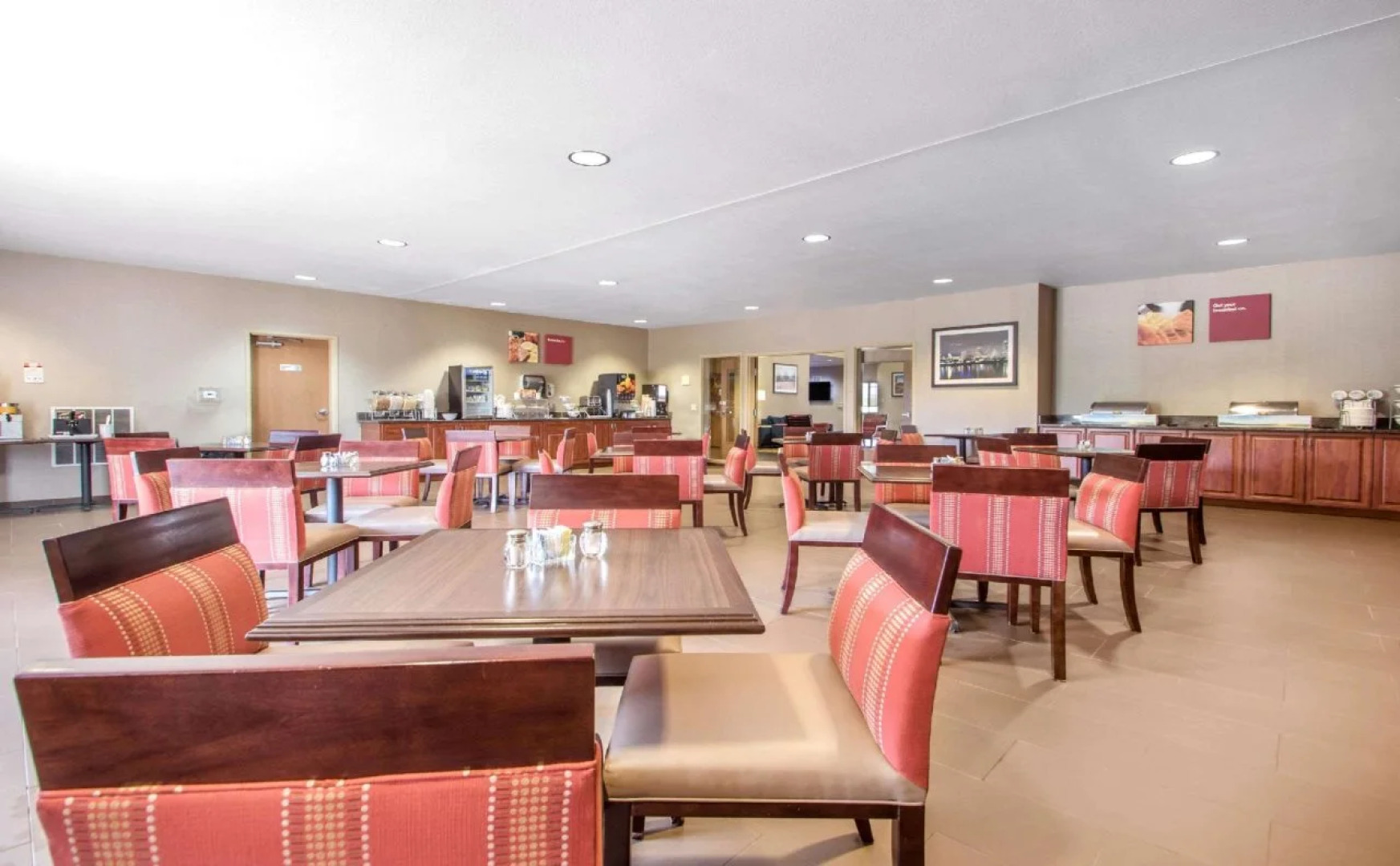 Comfort Suites Johnson Creek Conference Center