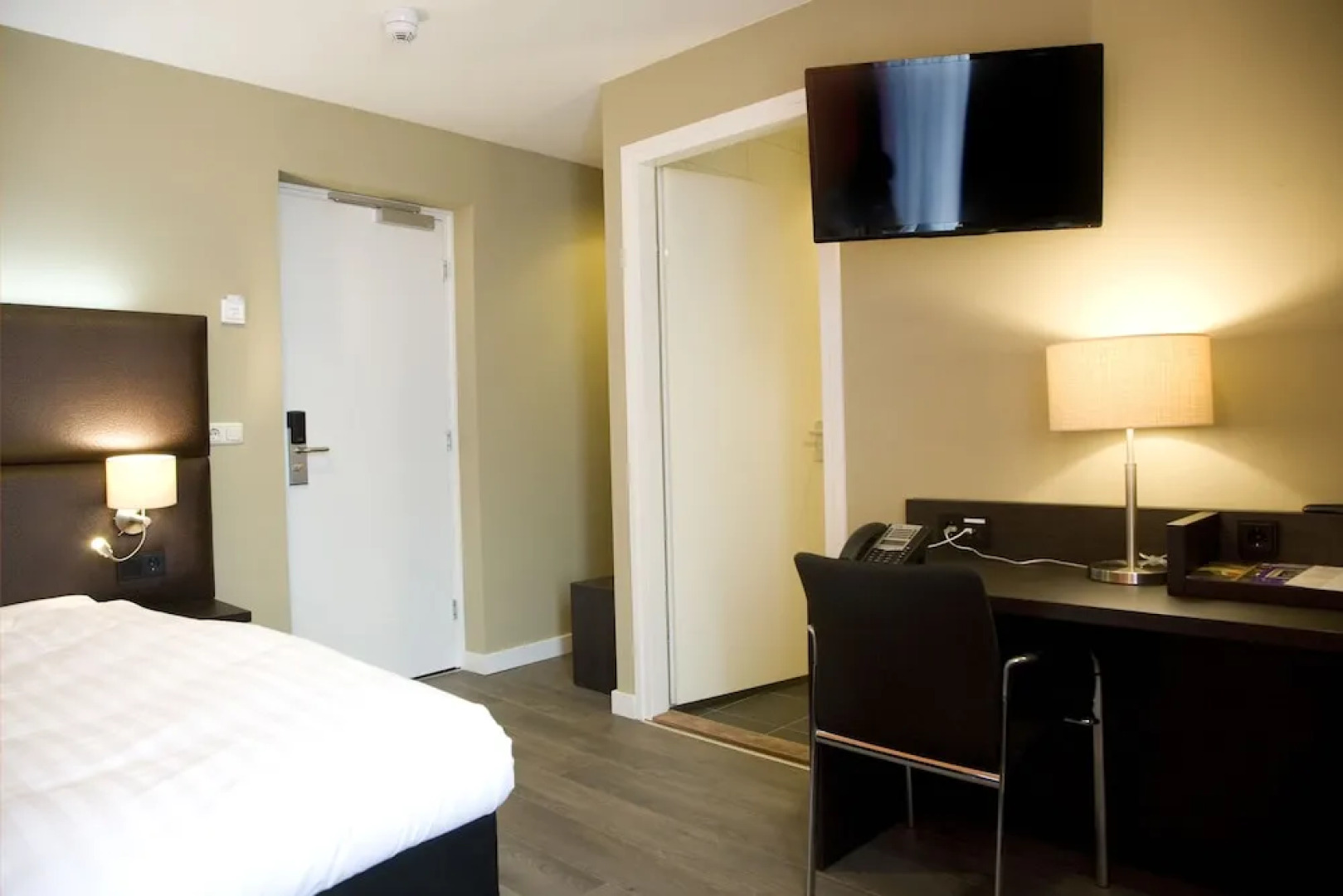 Hotel Roermond Next Door