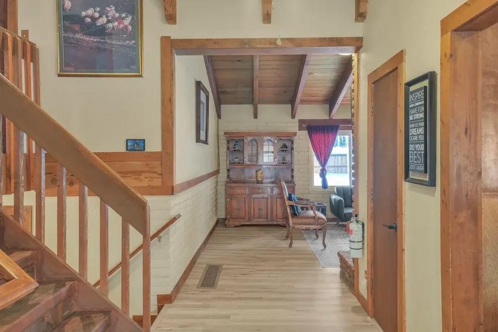 South Tahoe Rustic Home! Sleeps Over 10! 5 Bedroom Home by Redawning