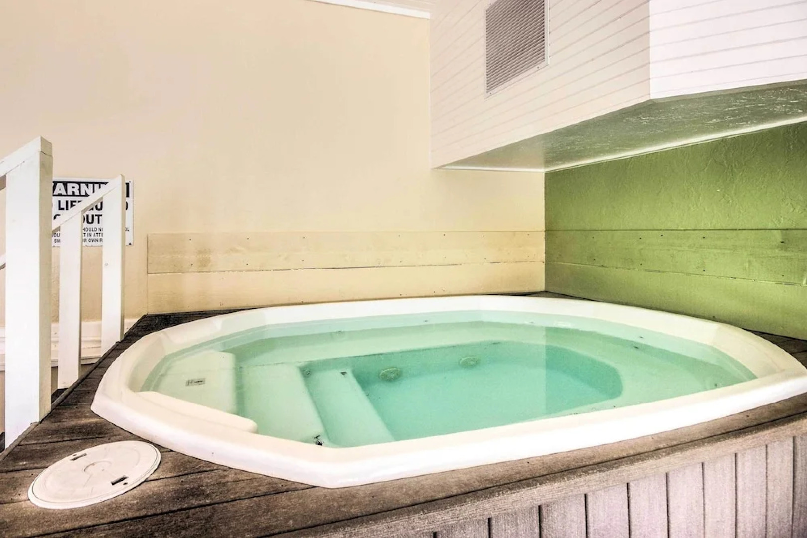 Village of Four Seasons Condo w/ Lake Access