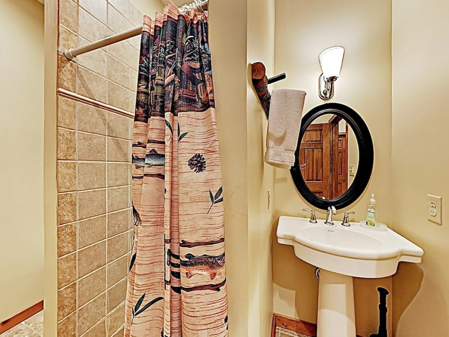 New Listing! Bear Creek On Hogback Lake 3 Bedroom Home