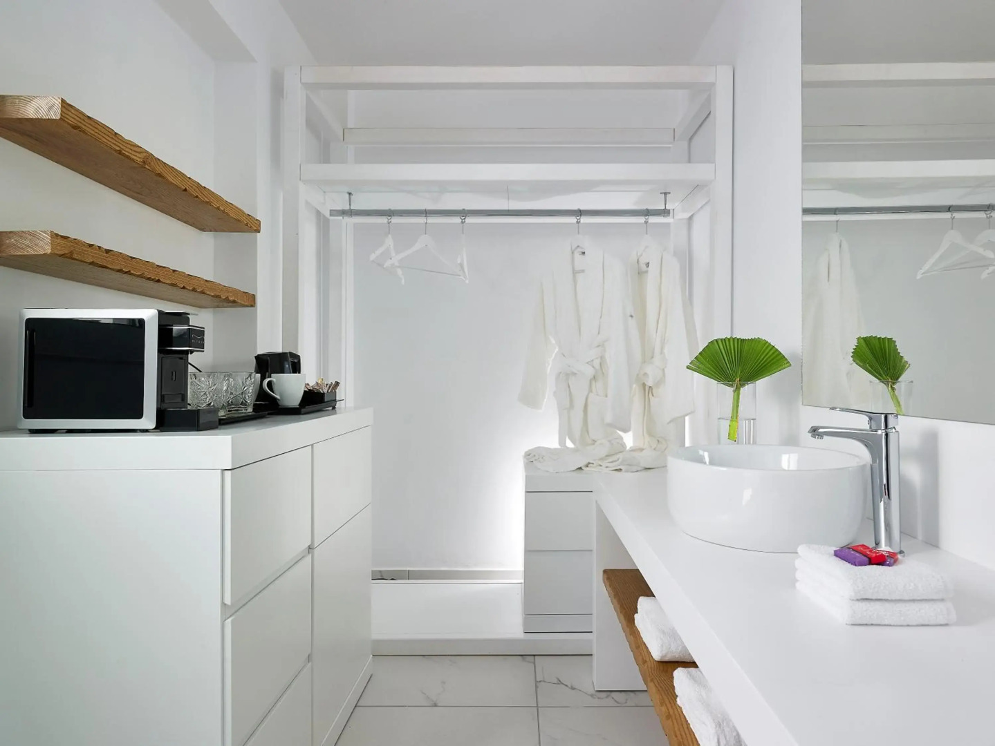 Dimitra Beach Hotel & Suites