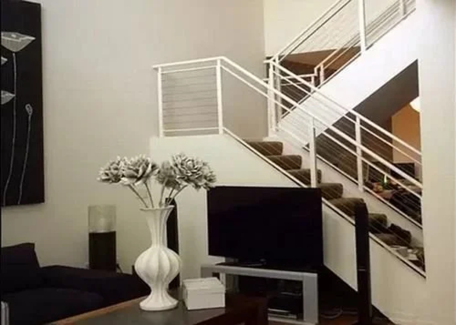 MDR Loft 1 Br condo by RedAwning