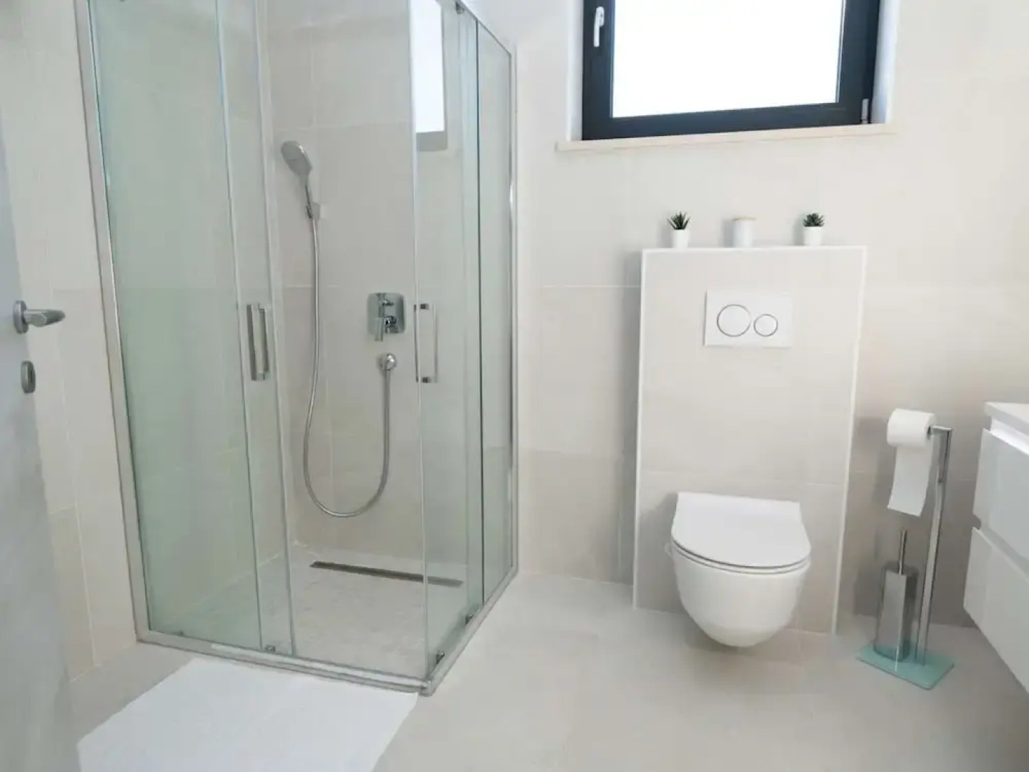 Stylish Stay With Hot Tub