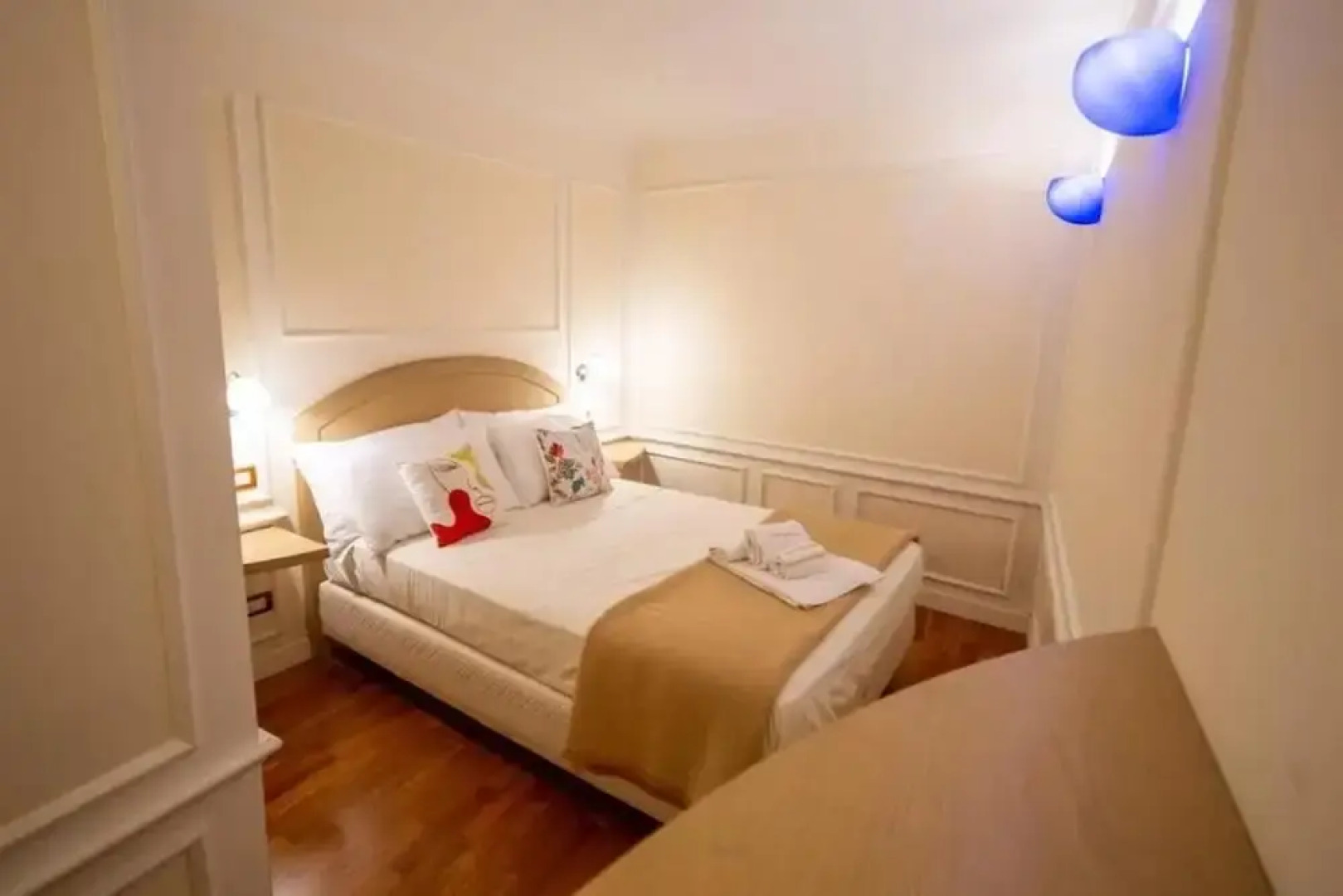 Villa Paradise-sleeps 20-pool-sea Views-pets