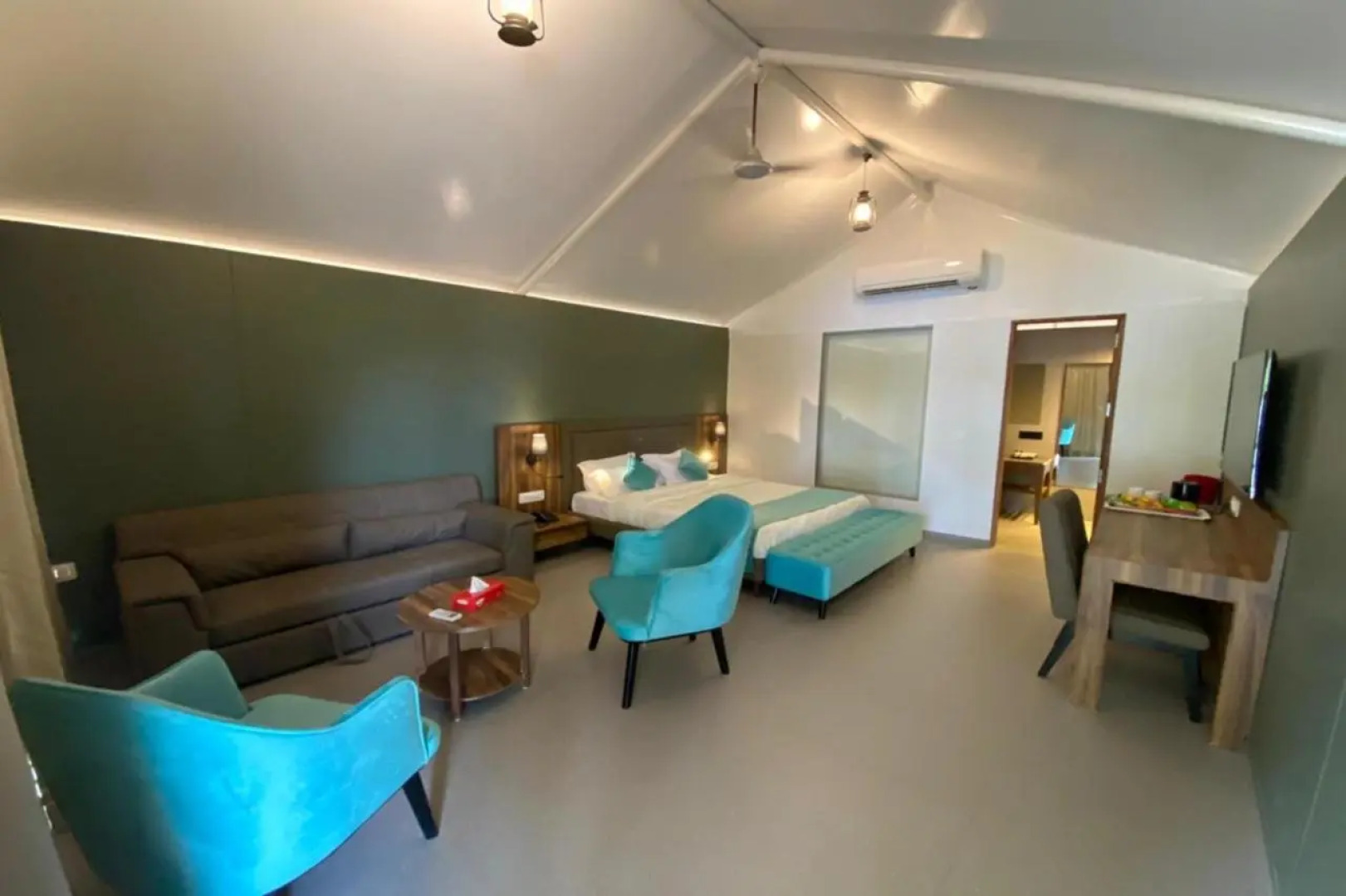 White Feather Resort Kauncha