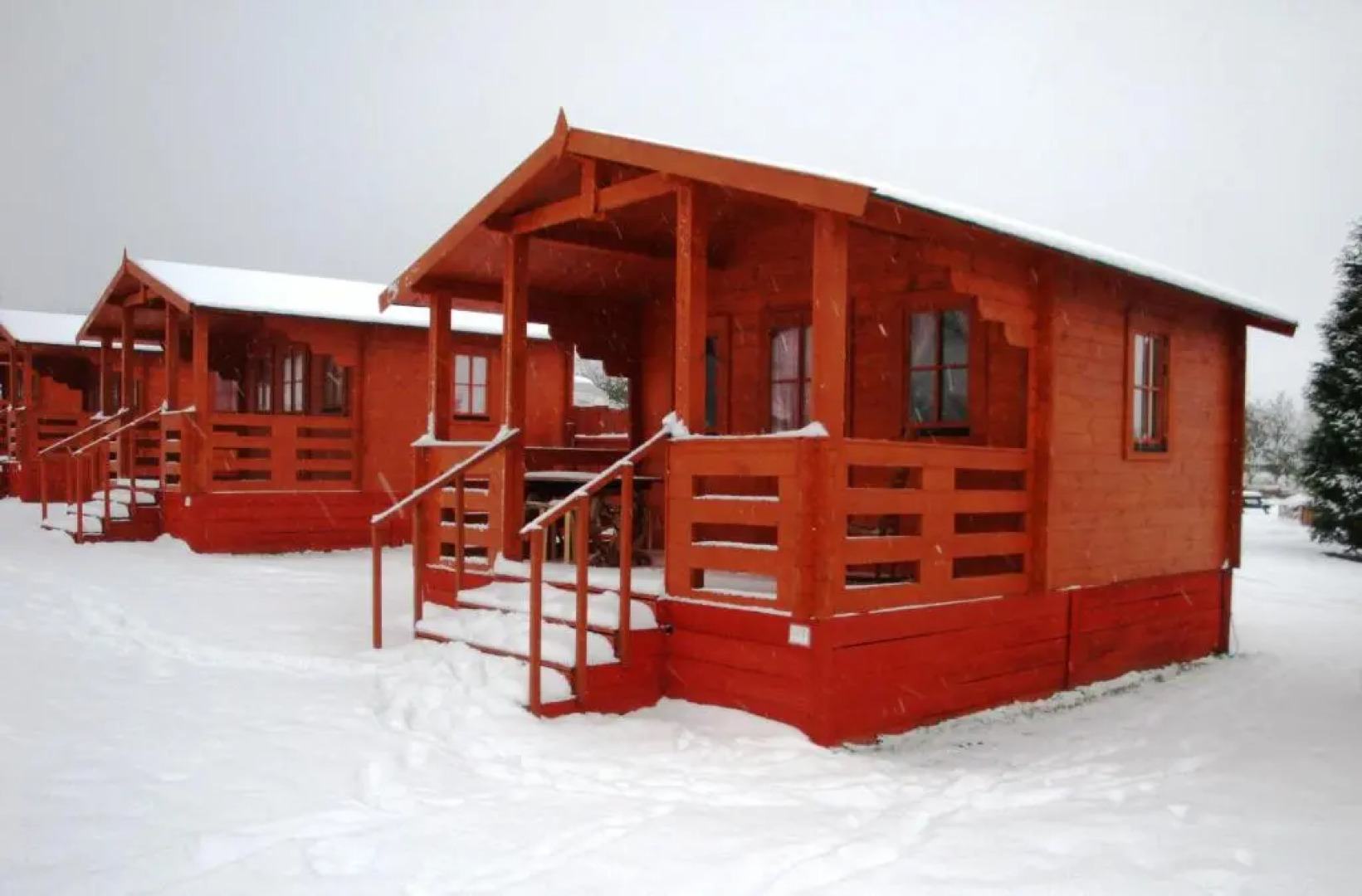 Pinewood Park-Tipis Hot Tubs And Lodges