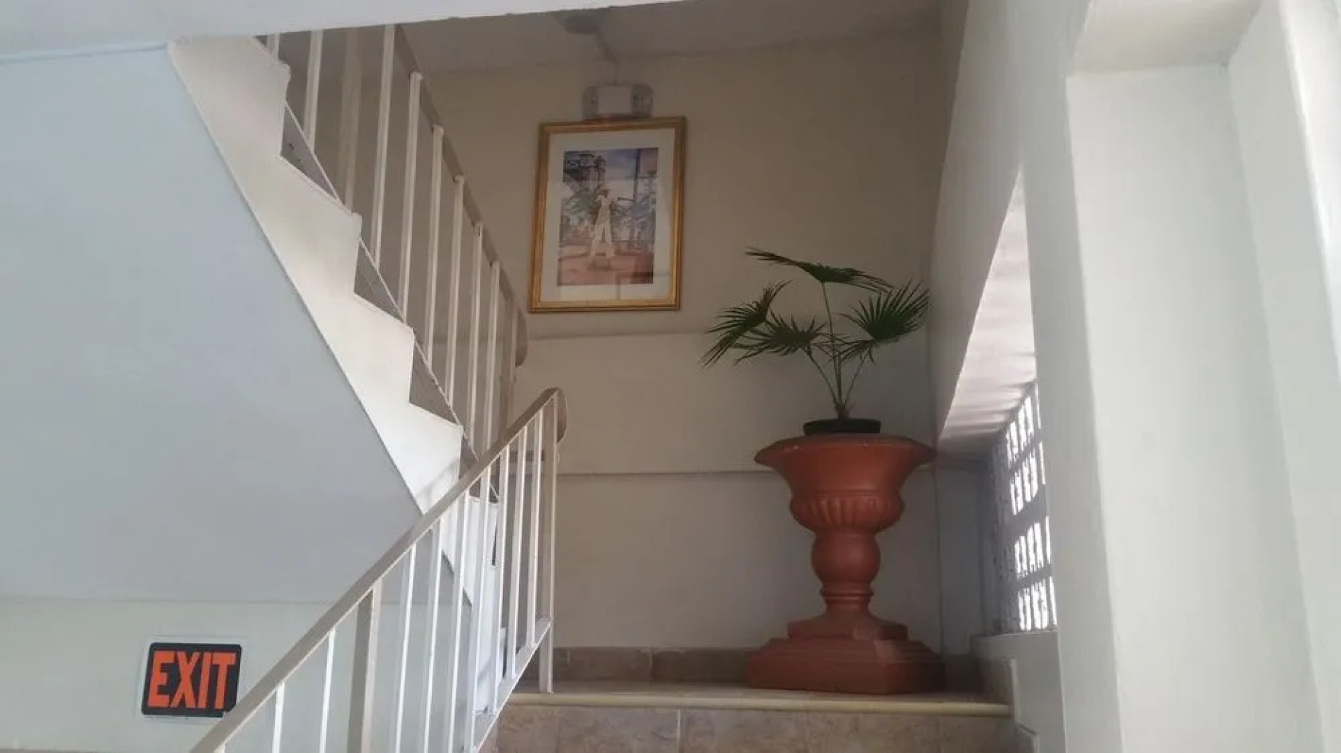 Melrose Beach Apartment