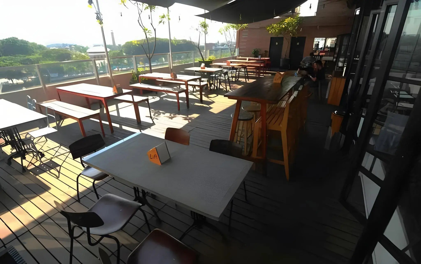 Summer Bed and Breakfast Hotel