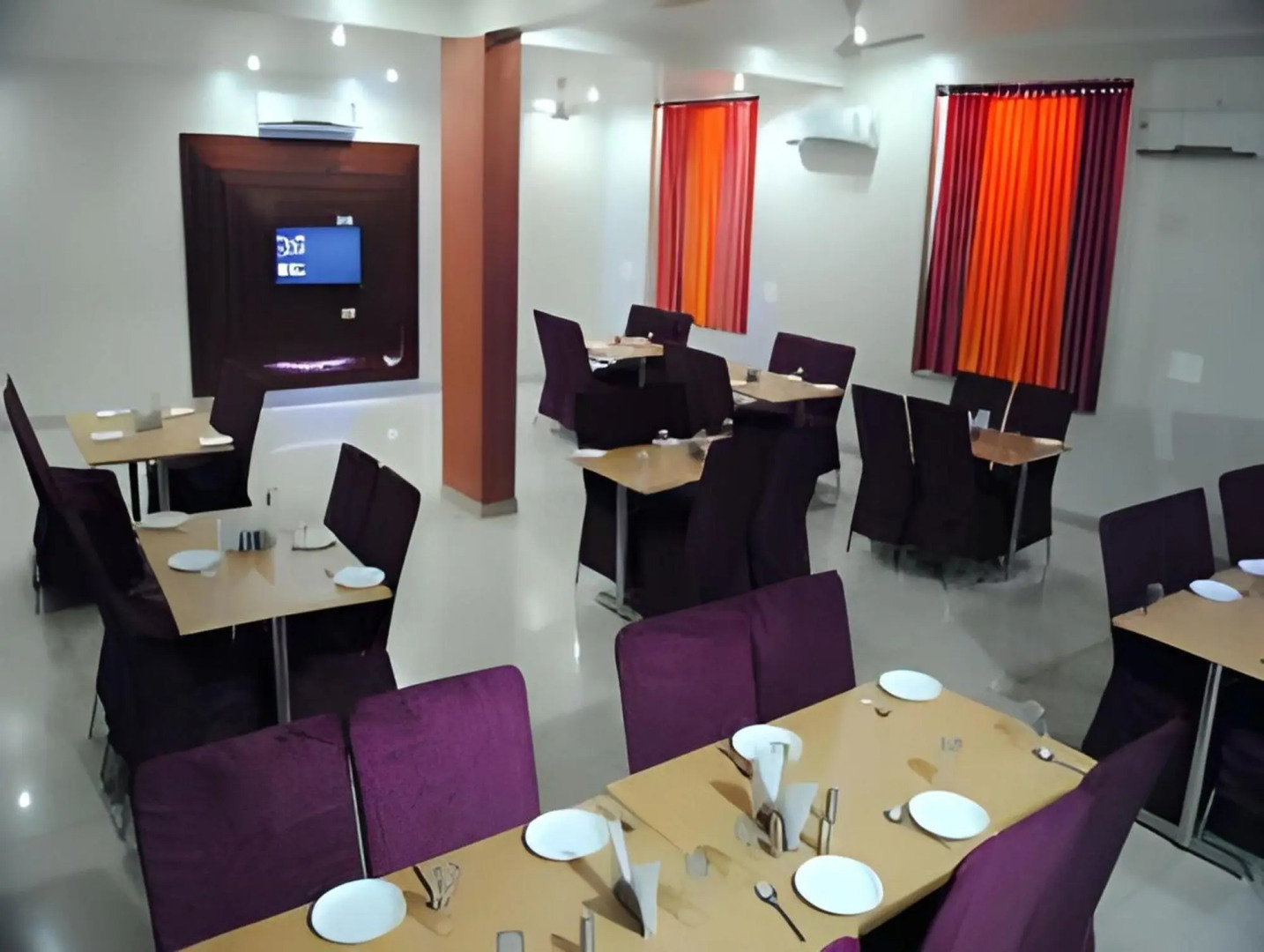 Saket Hotel and Restaurant