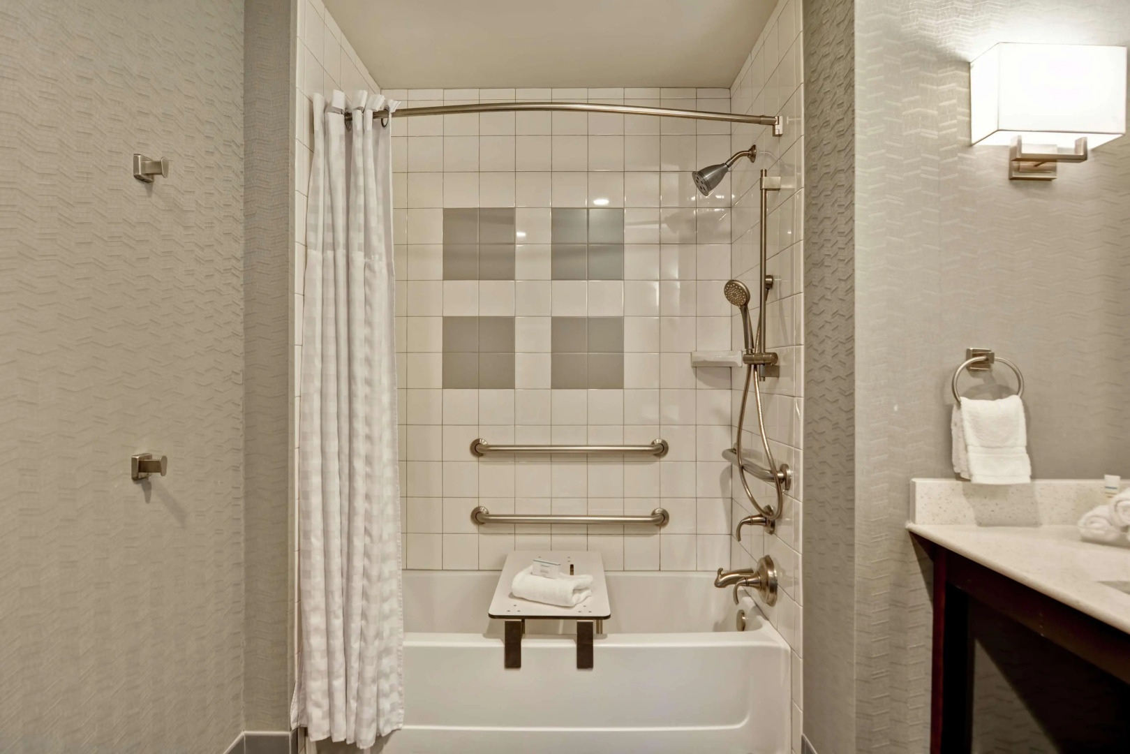 Homewood Suites by Hilton TechRidge Parmer @ I-35