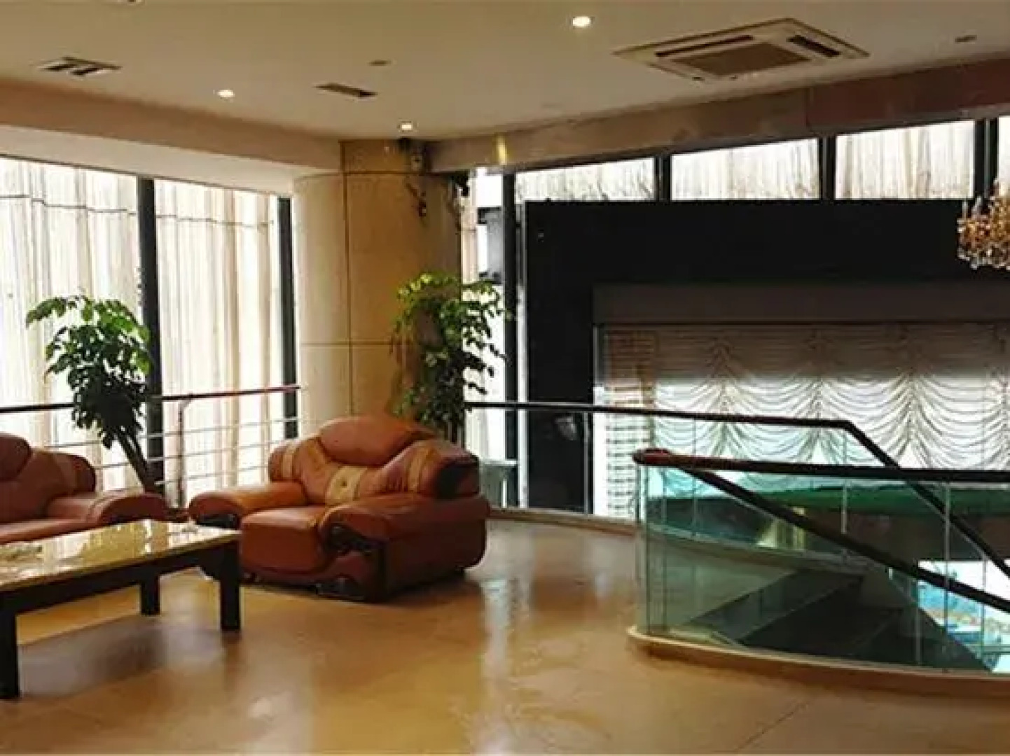 Jiujiang Coast Hotel (Happy City No.3 Middle School)