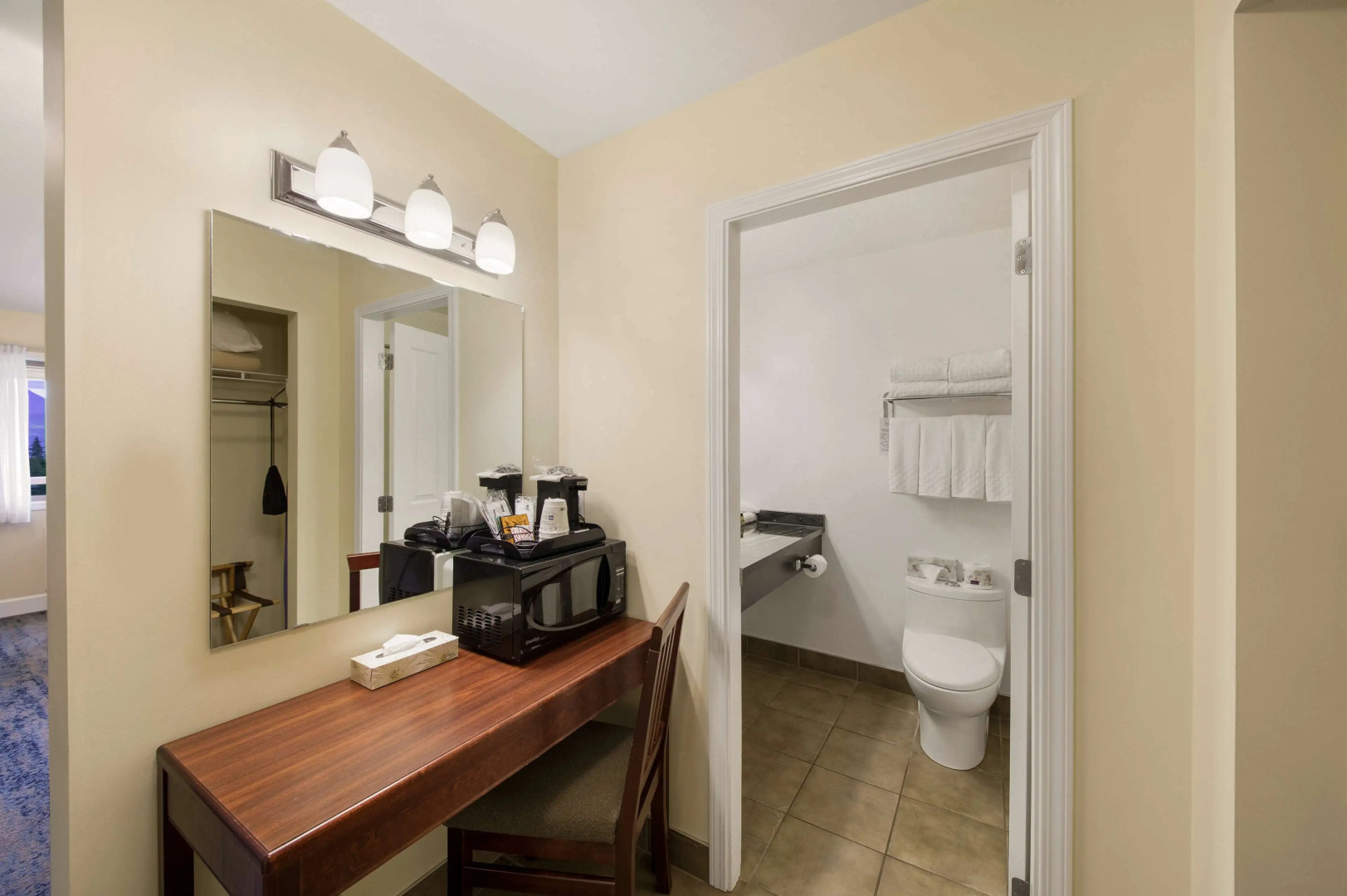 Kootenay Lakeview Resort, BW Signature Collection