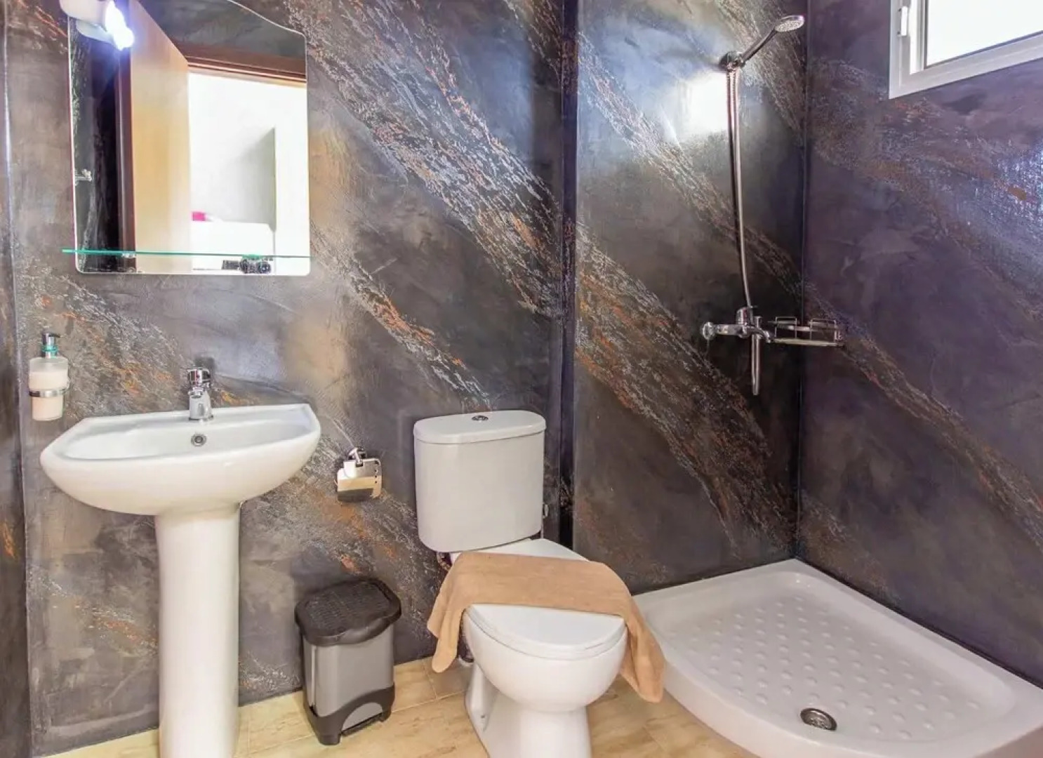 Aigli Garden Retreat, Cozy Escape Close to the Sea