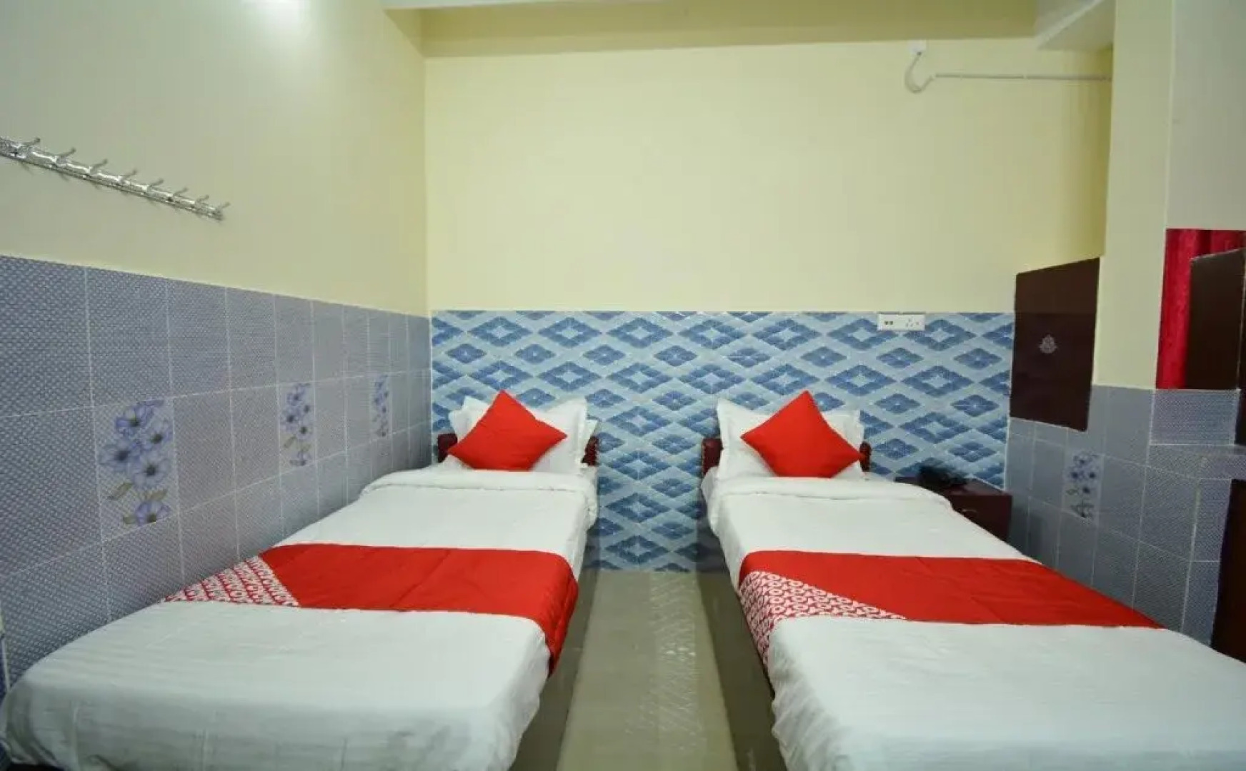 OYO 30386 Hotel Gloria Inn