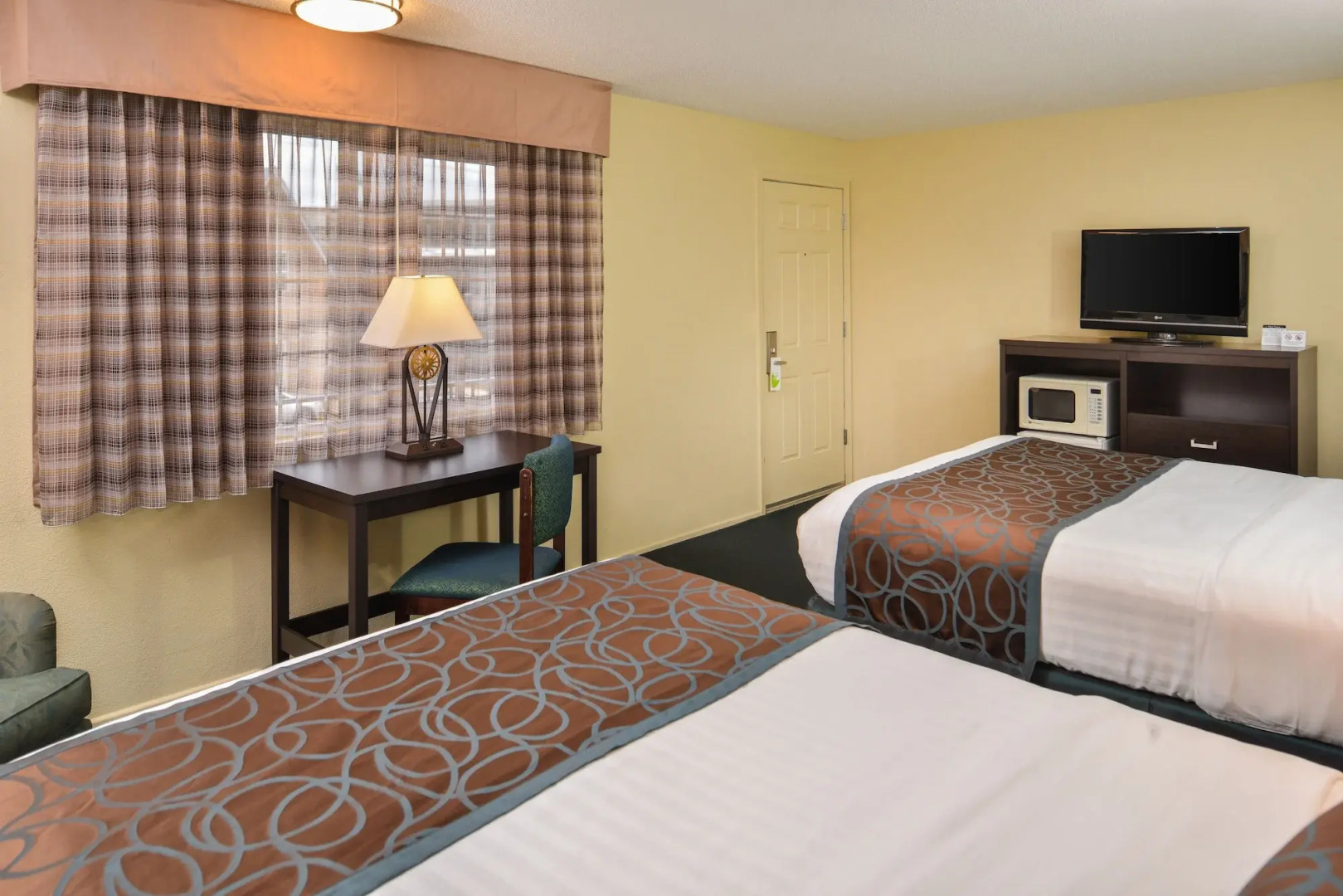 University Inn & Suites