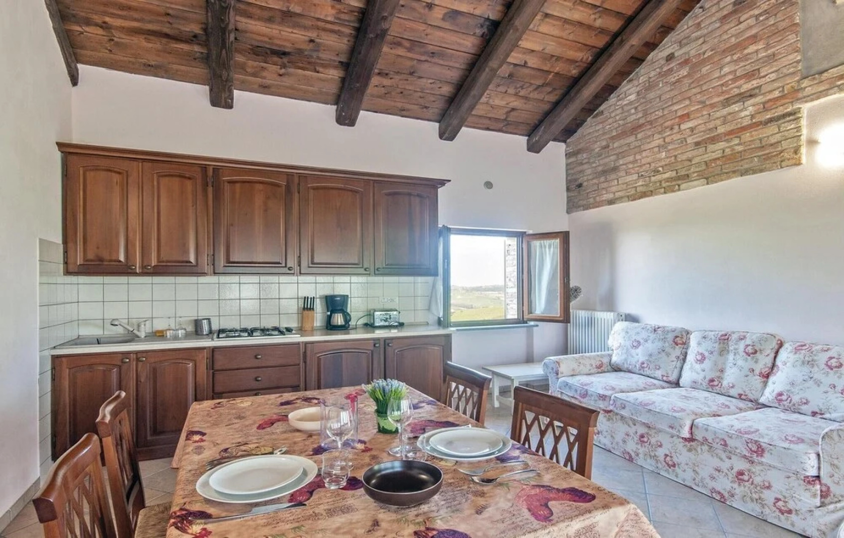 Amazing Home in Castagnole Delle Lanze With 2 Bedrooms and Wifi