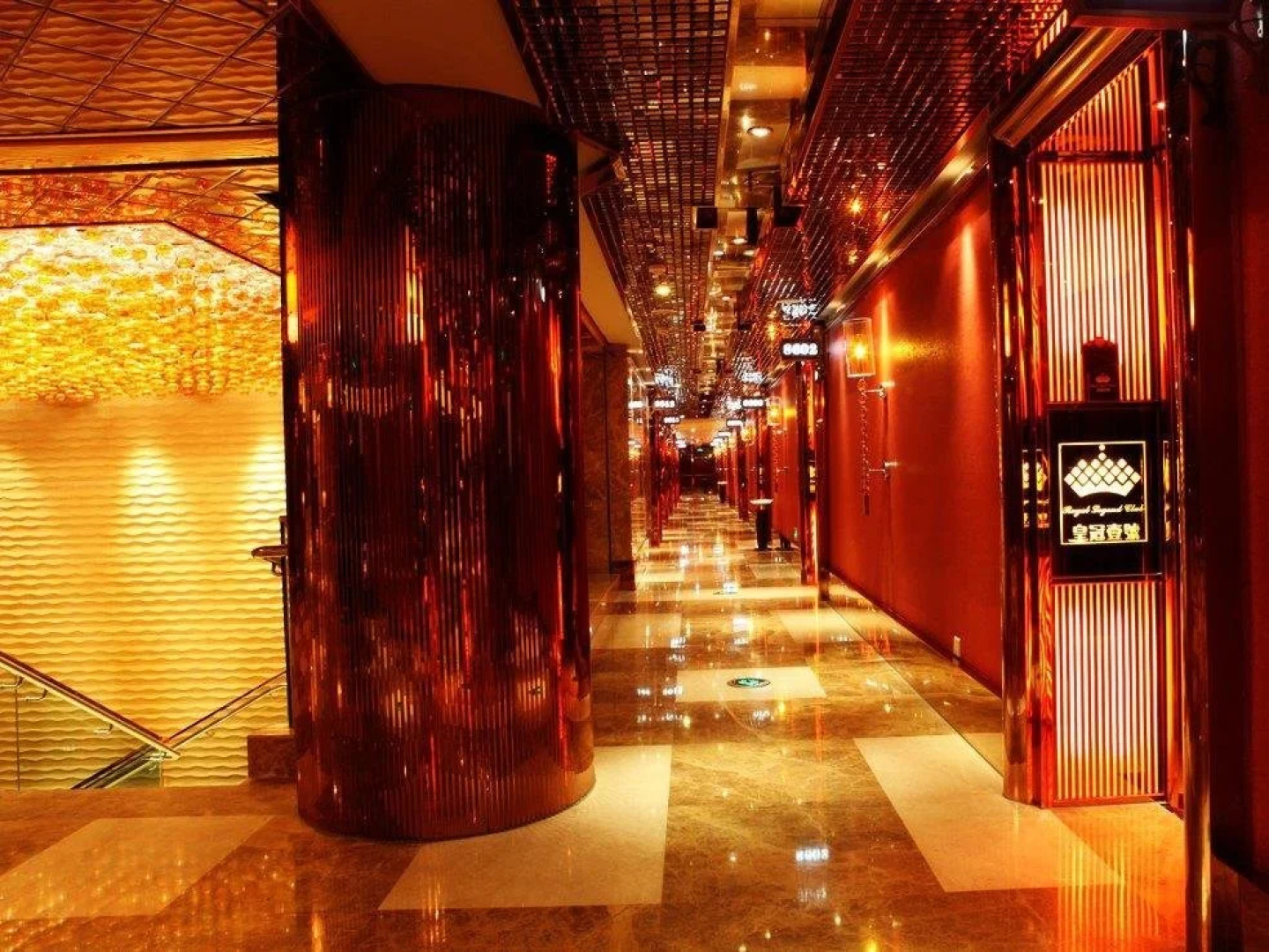 Huzhou Wuxing Crown Hotel