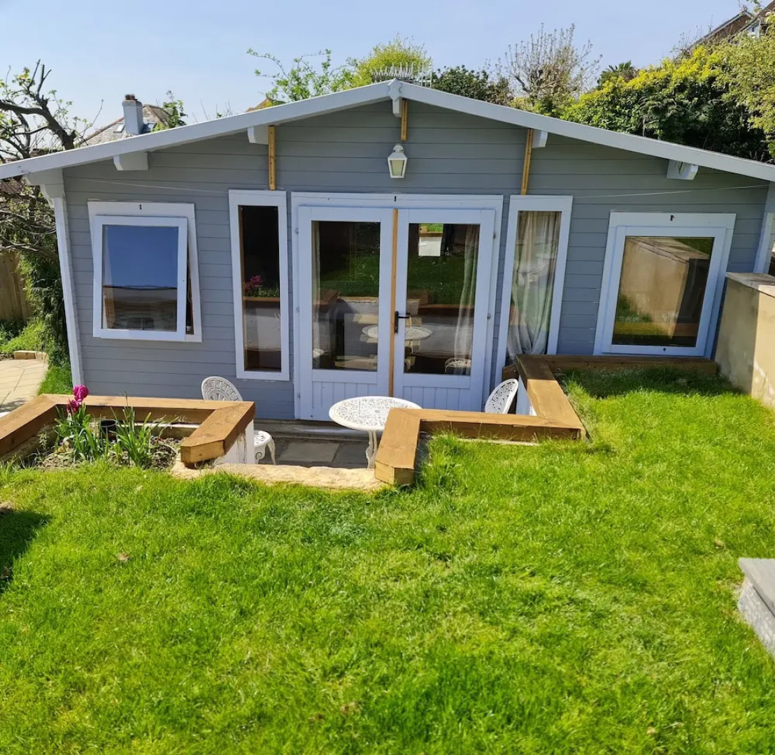 Pet Friendly Private Cabin Town Eurotunnel Beach