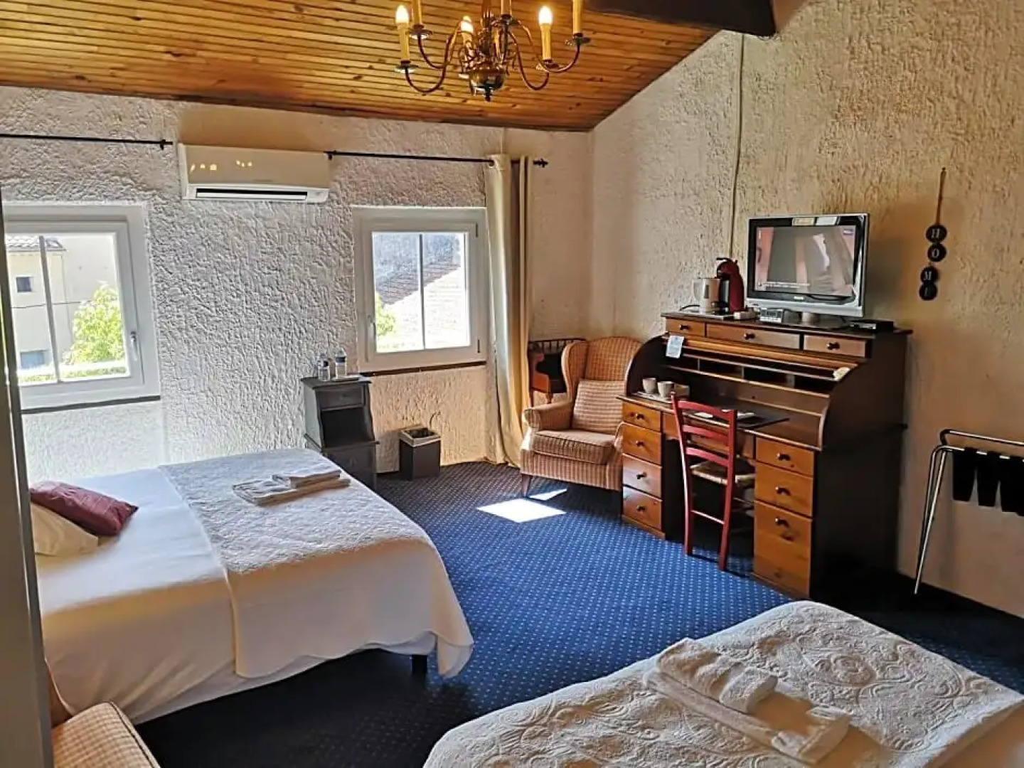 Holiday Home St Restitut with Fireplace I