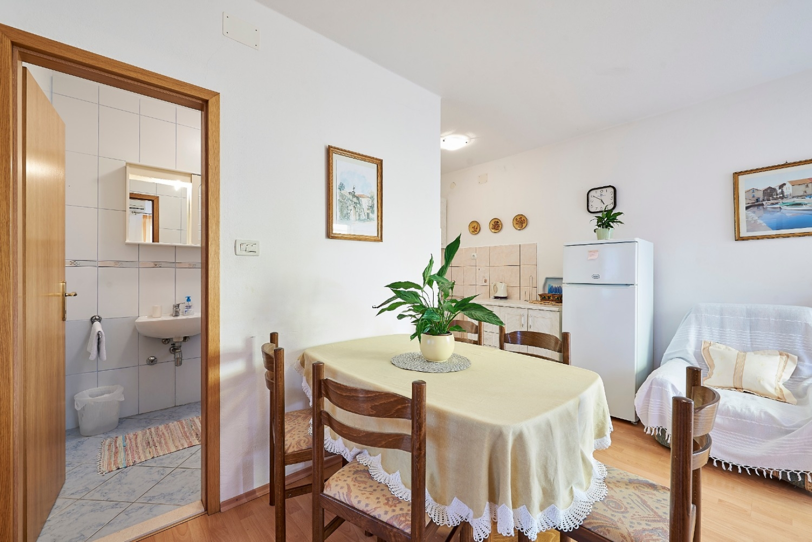 Apartment Ivanka - 200 m from sea: A1 Trogir, Riviera Trogir