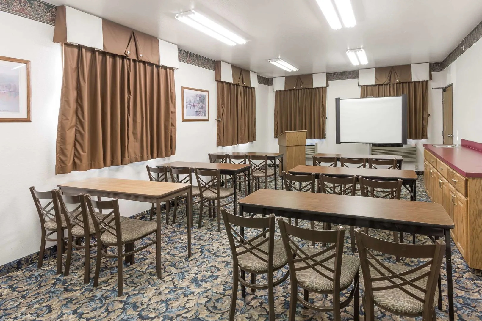 Super 8 By Wyndham Prince Frederick