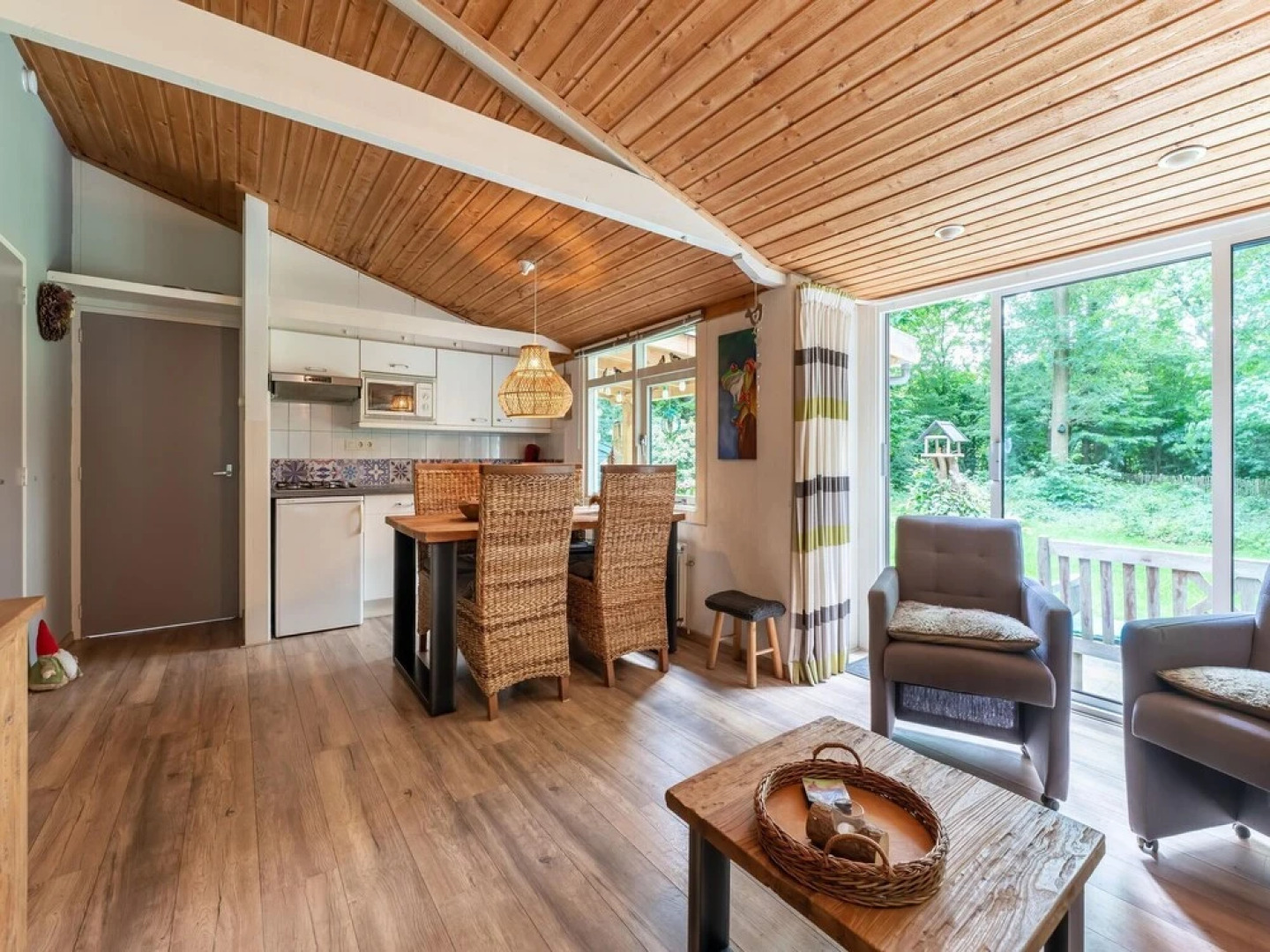 Picturesque Cottage on Park Hunzebergen