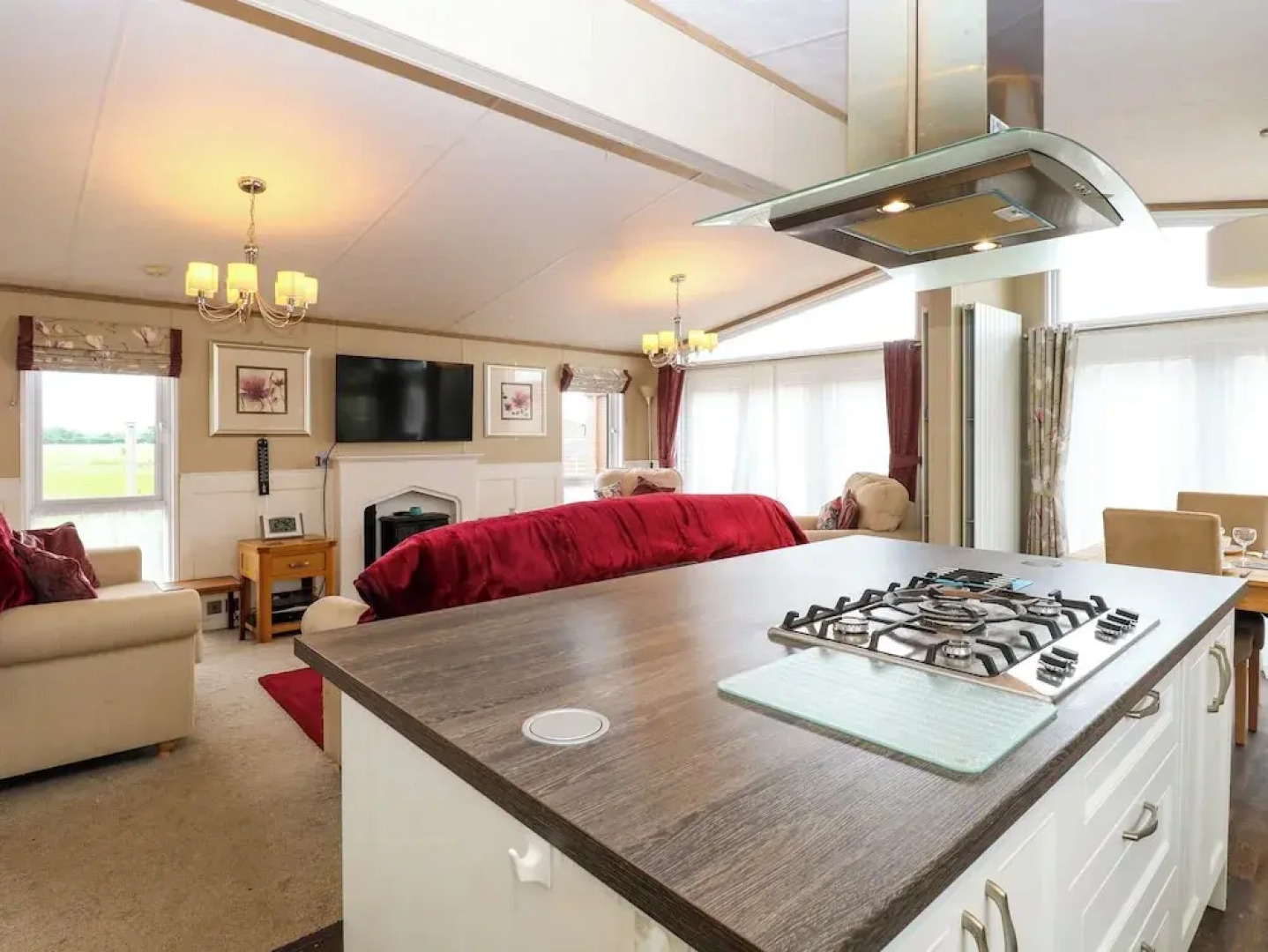 Lodge 26, Fishing Lakes