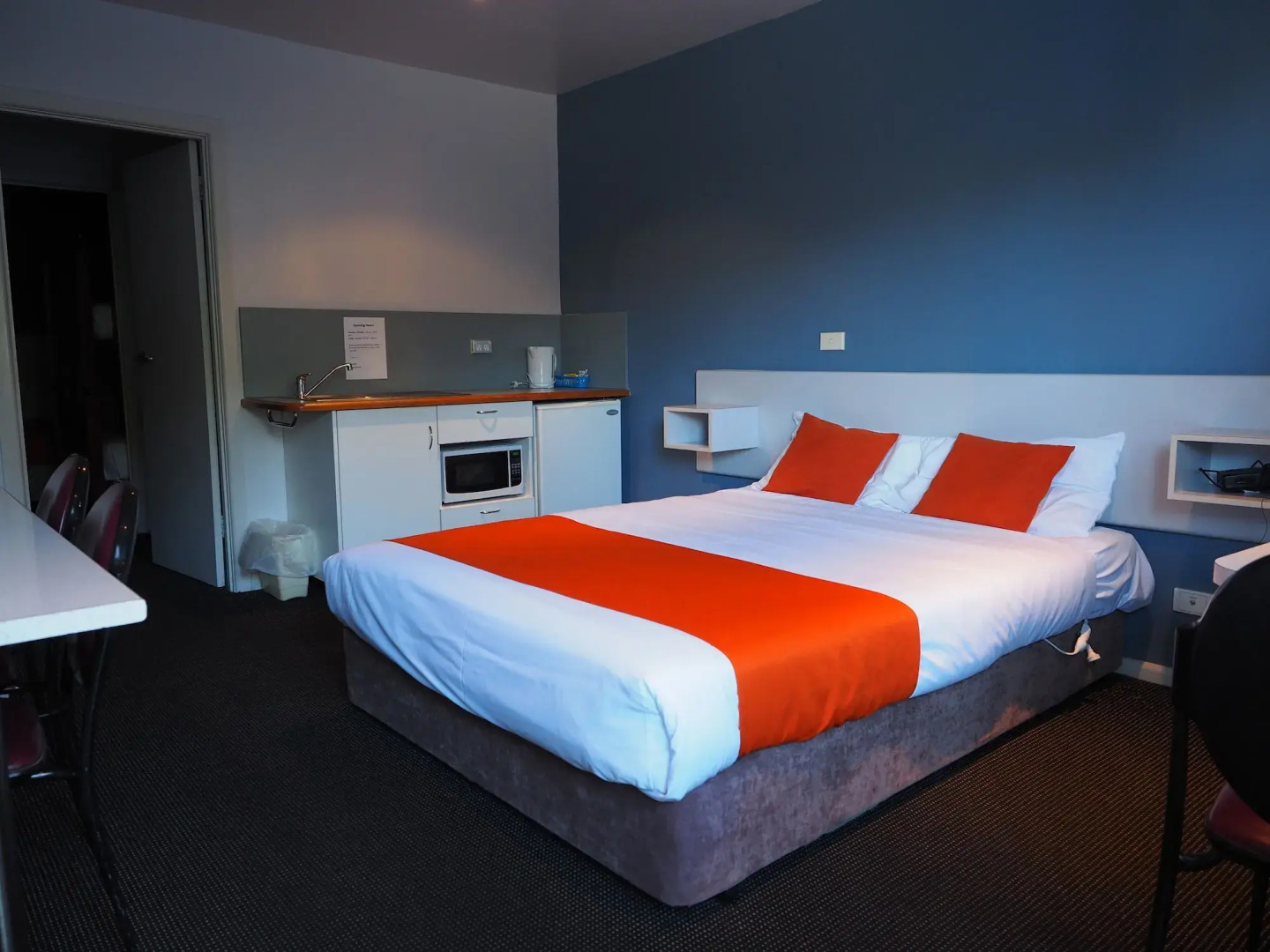 Waterfront Lodge Motel