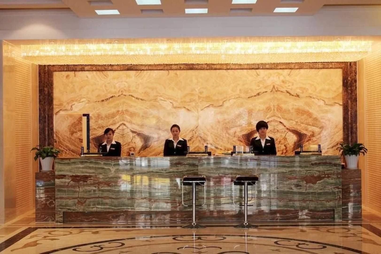 Jinluan International Hotel