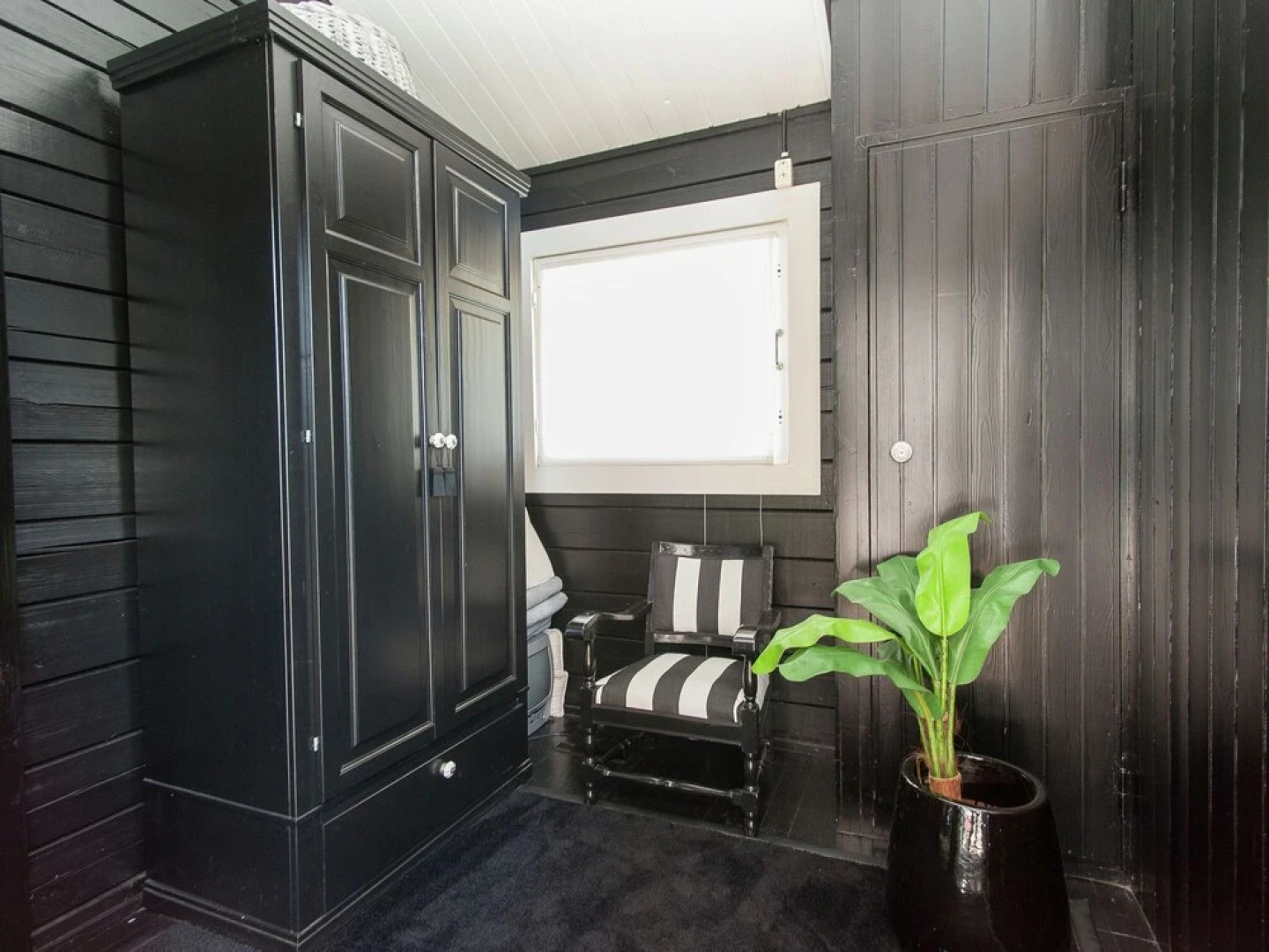 Upscale Mansion in Huisduinen North Holland With Garden