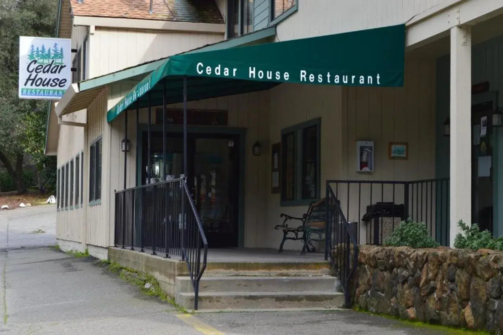 Cedar Lodge