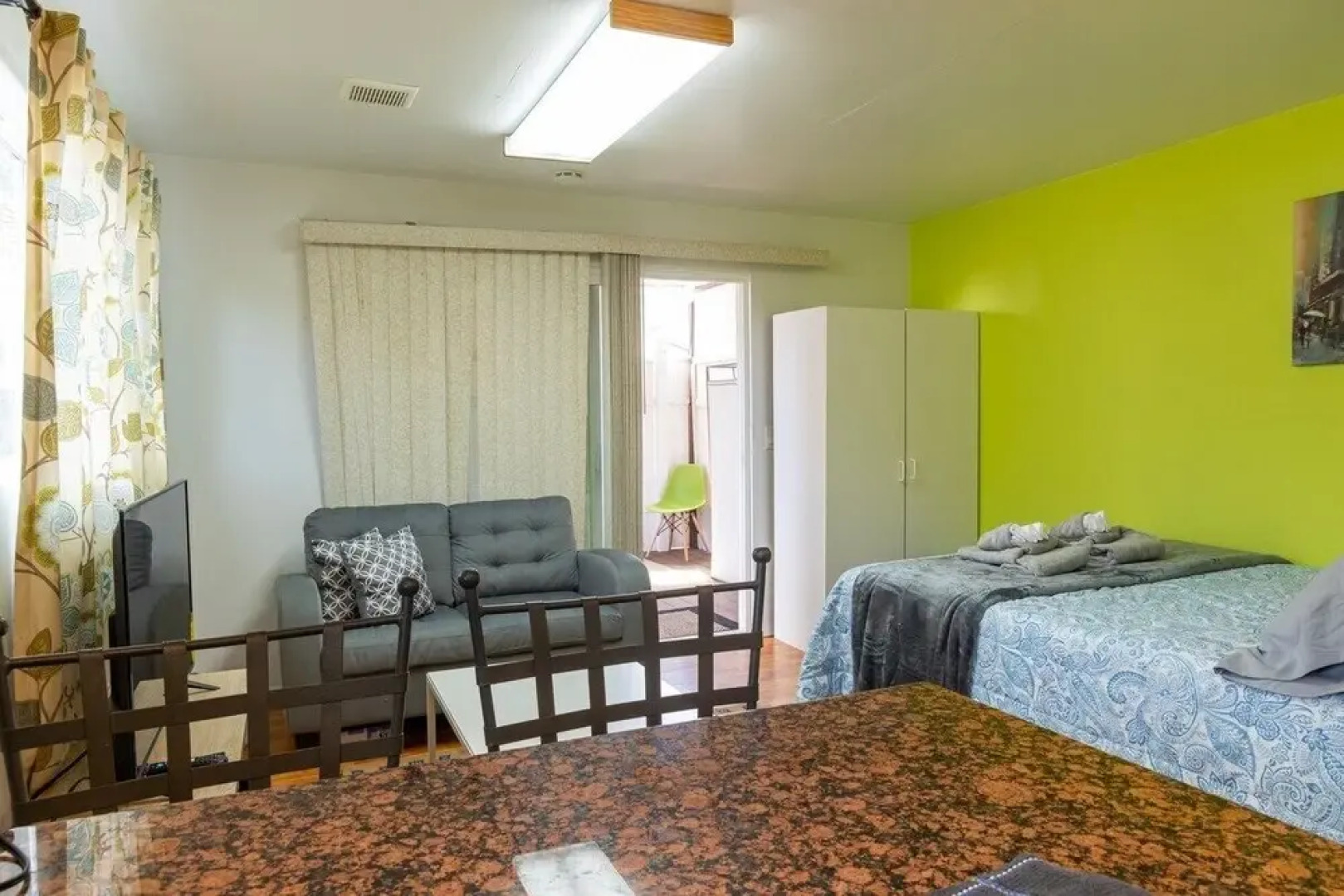 Bright Studio in Concord, Near Bart