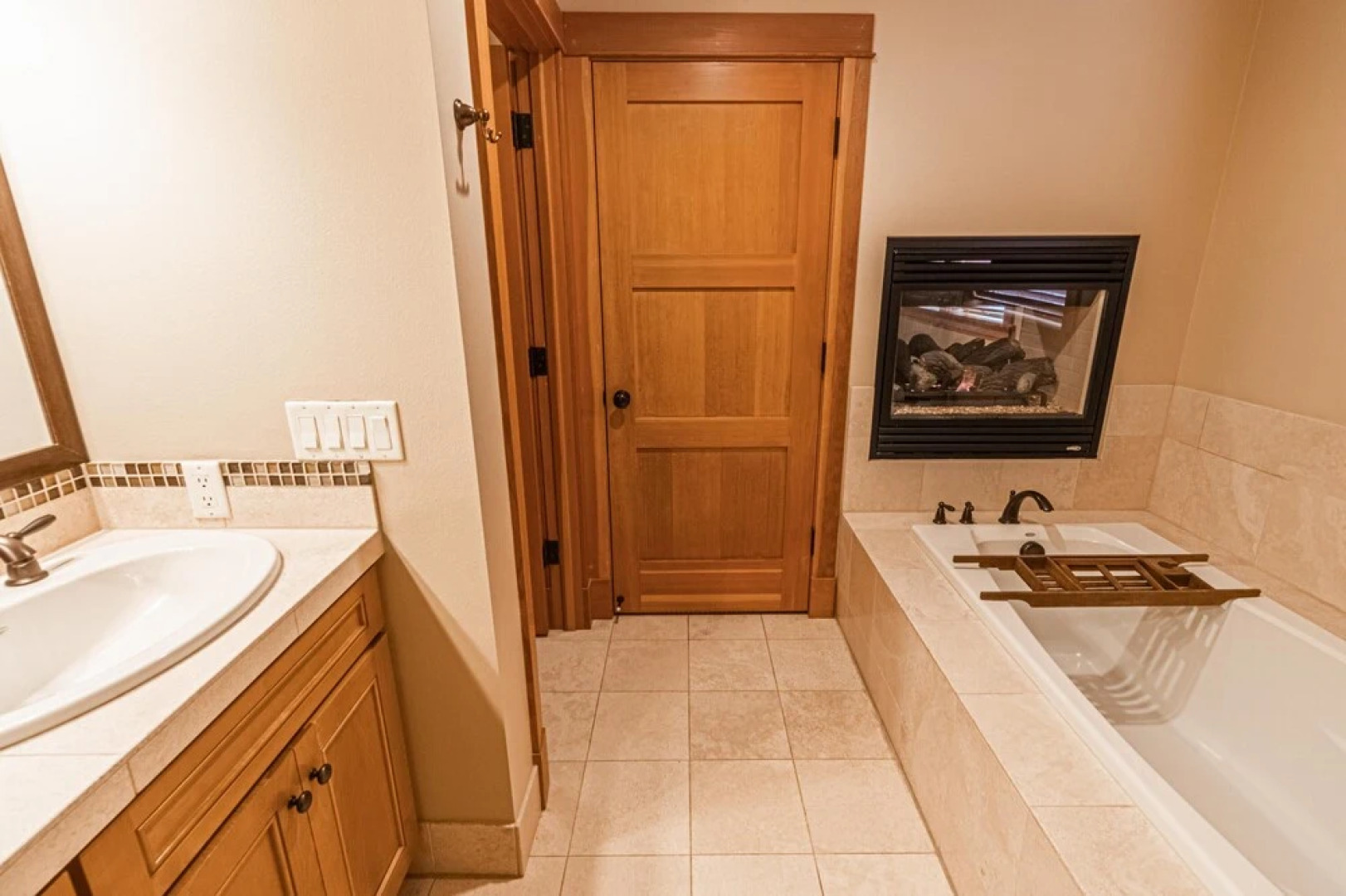 Lodges at Cannon Beach B2