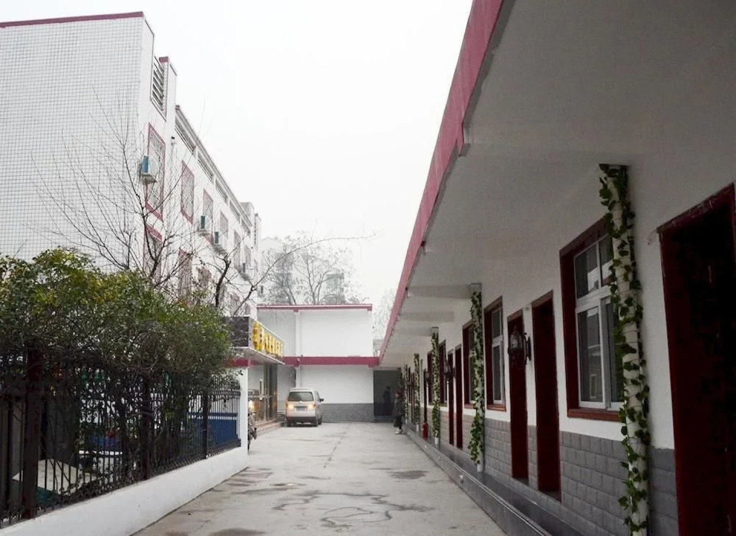 Huamushen Holiday Hotel