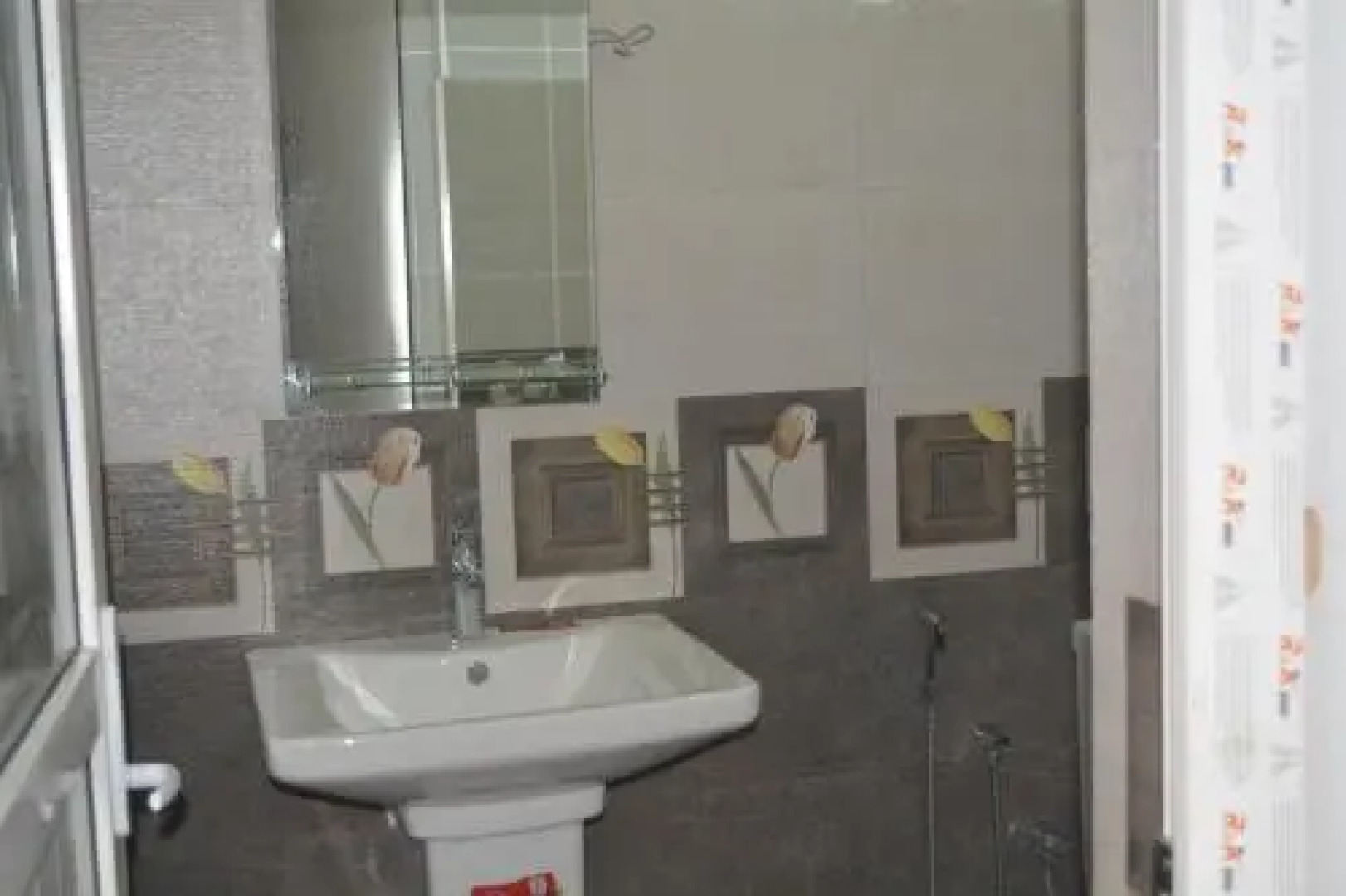 Green Fall Kandyan Rest