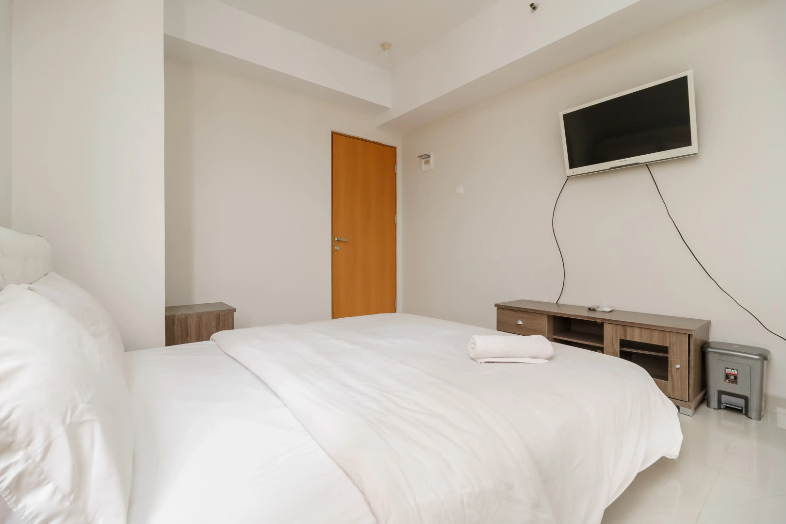 RedDoorz Apartment Syariah @ Green Lake View Cimanggis