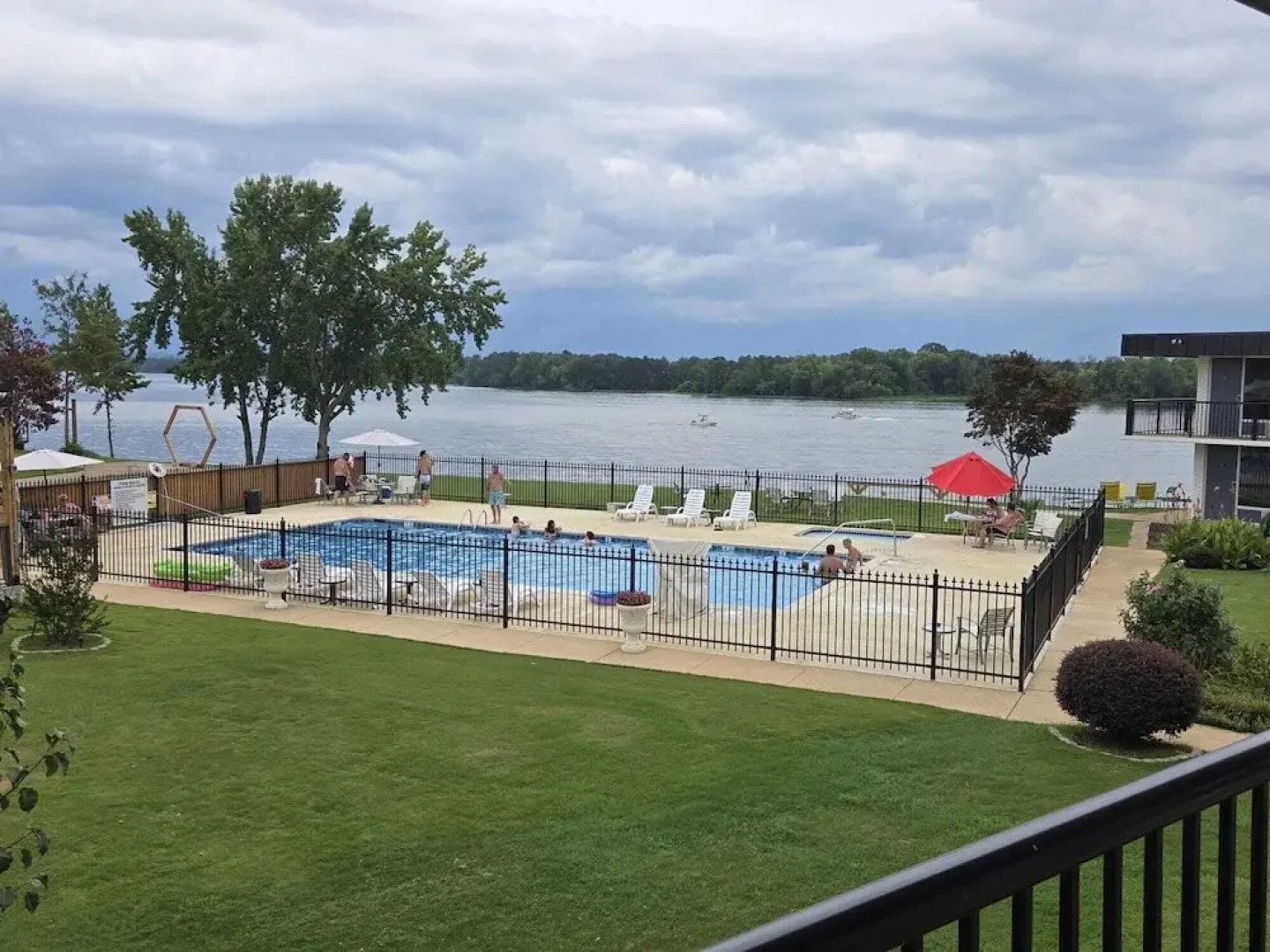 Super 8 by Wyndham Riverside AL