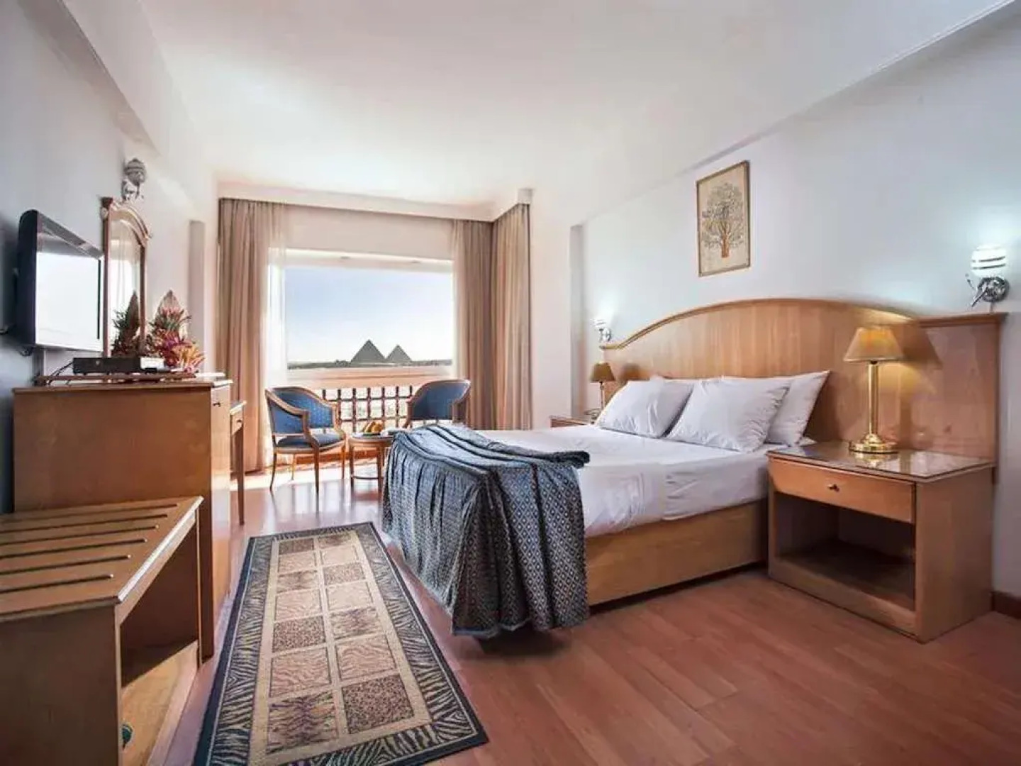 Delta Pyramids Hotel