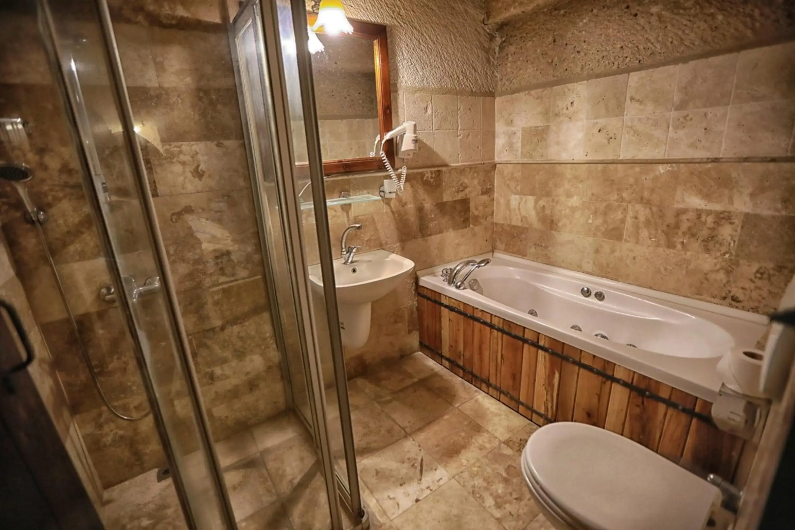 Traveller's Cave Hotel