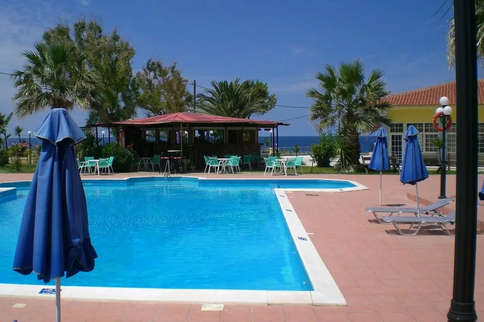Ammes Hotel