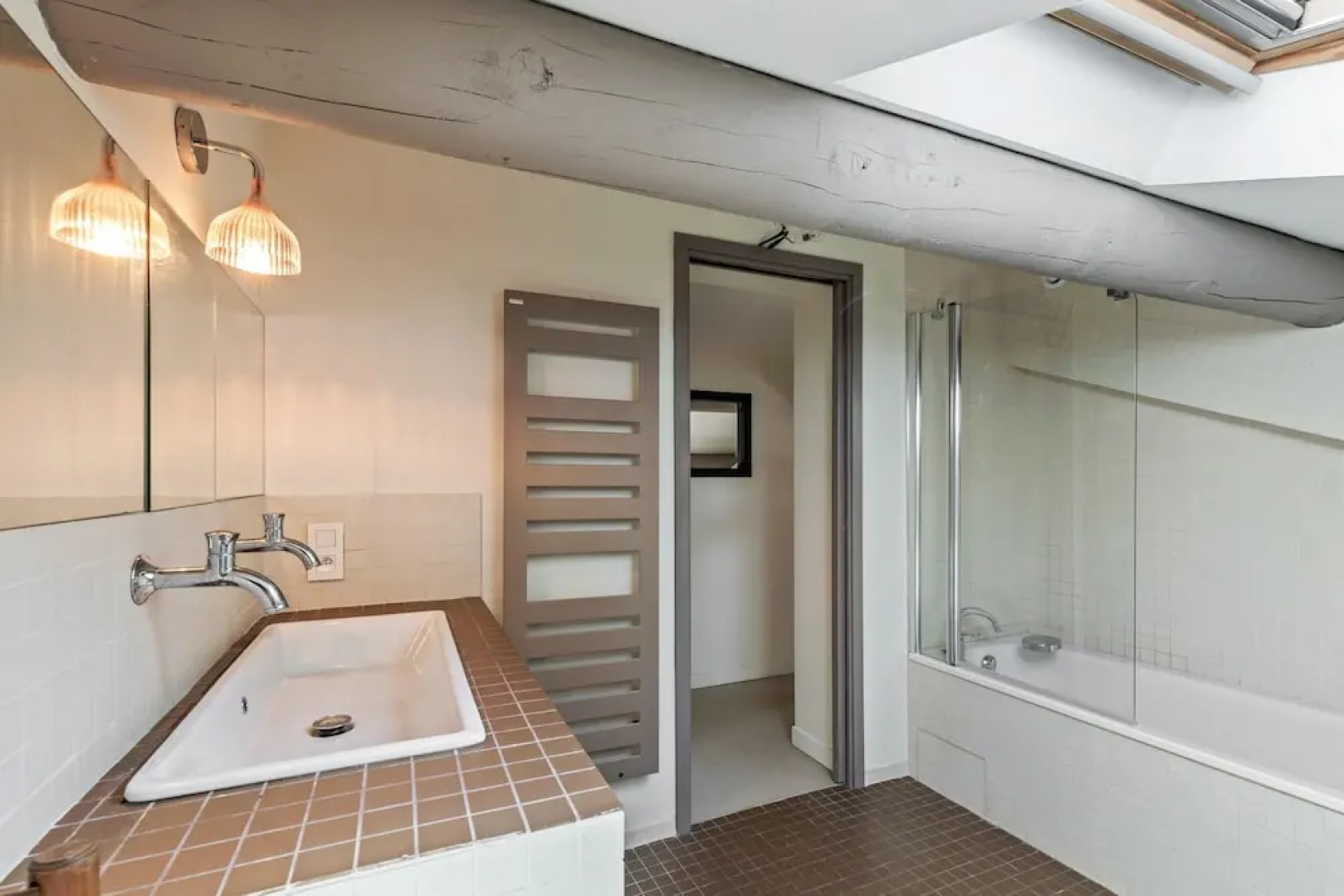 Villa With 5 Bedrooms in L'isle-sur-la-sorgue, With Private Pool, Furn