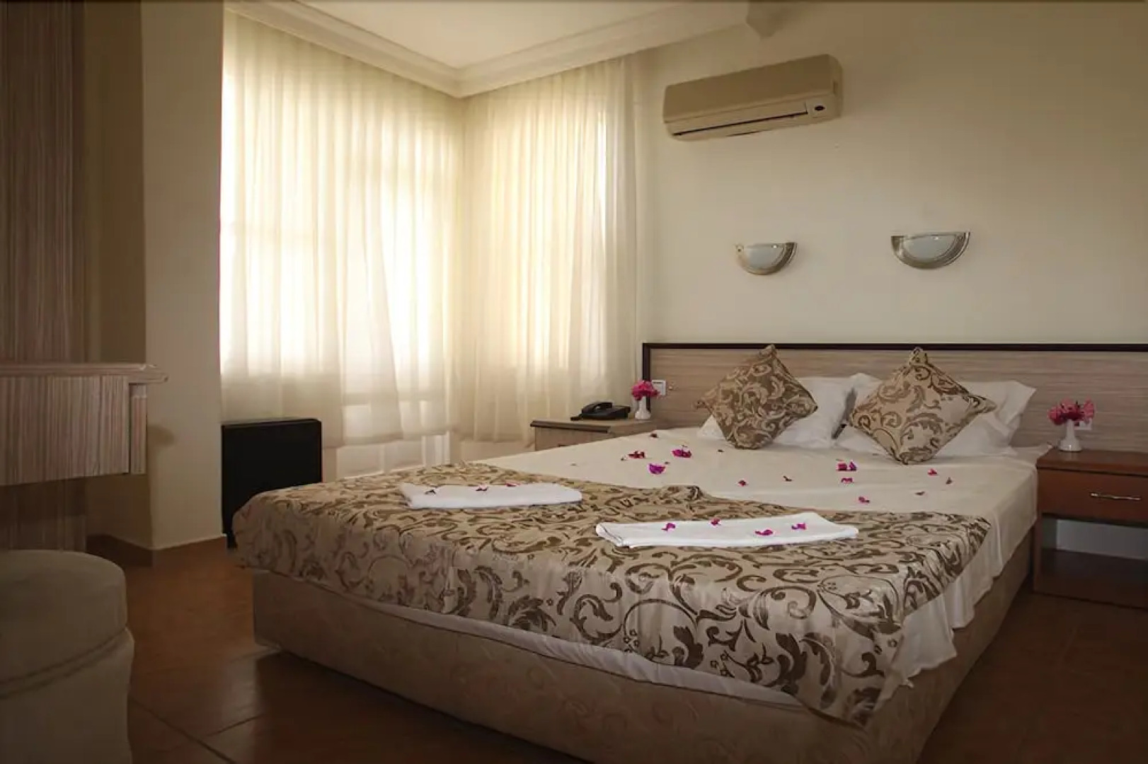 San Francisco Beach Hotel